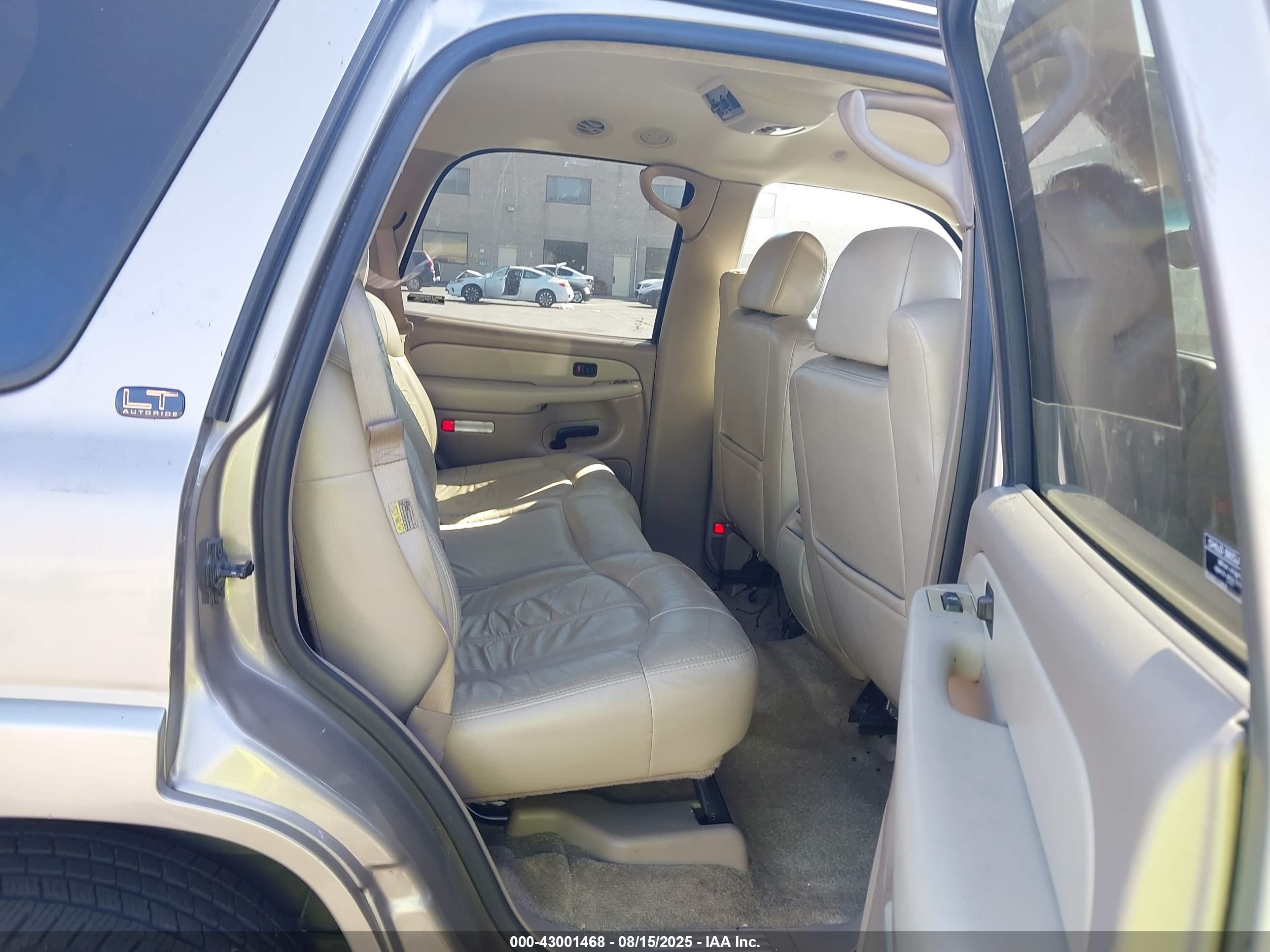 CHEVROLET TAHOE image 8
