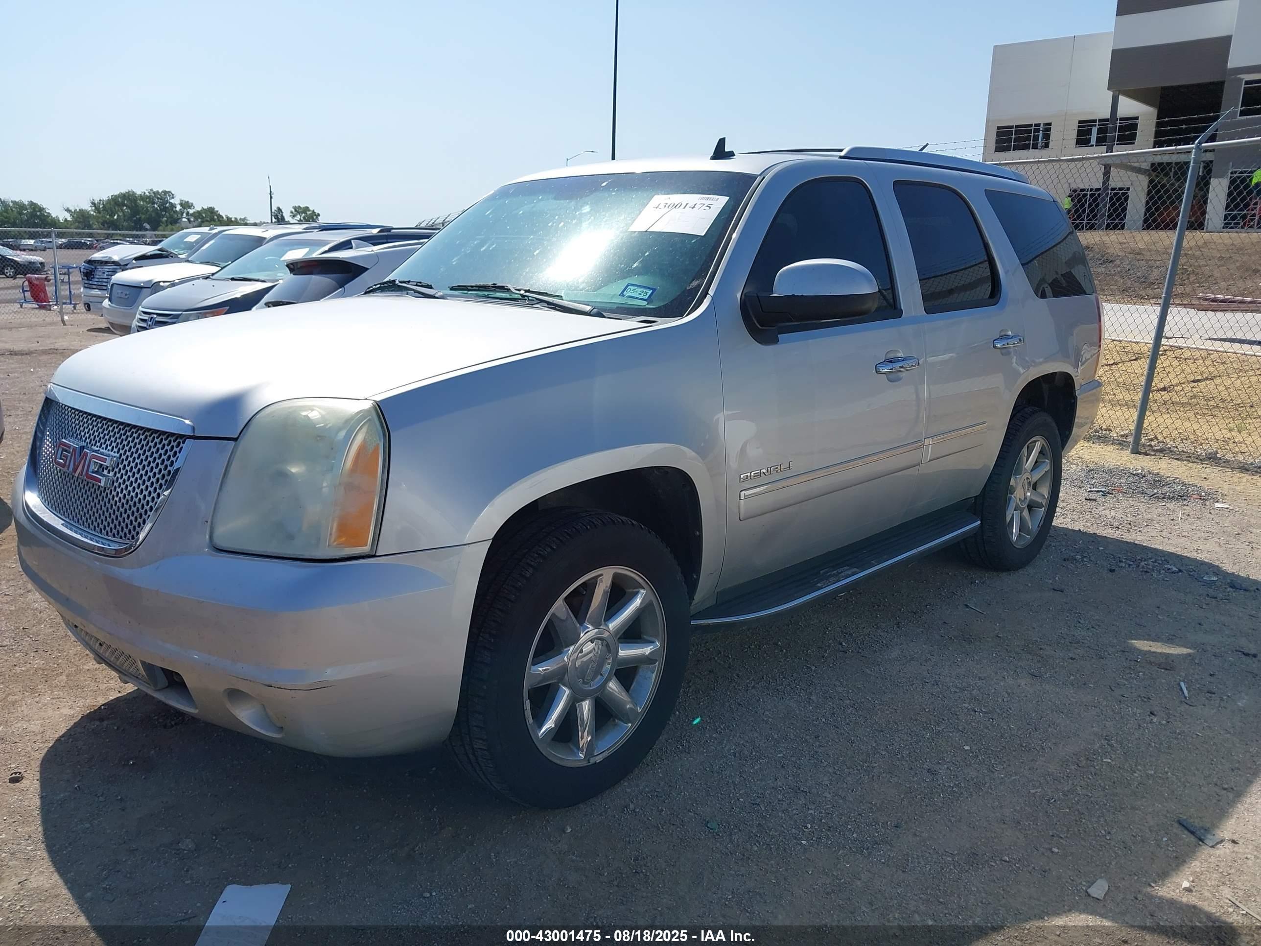 GMC YUKON image 2