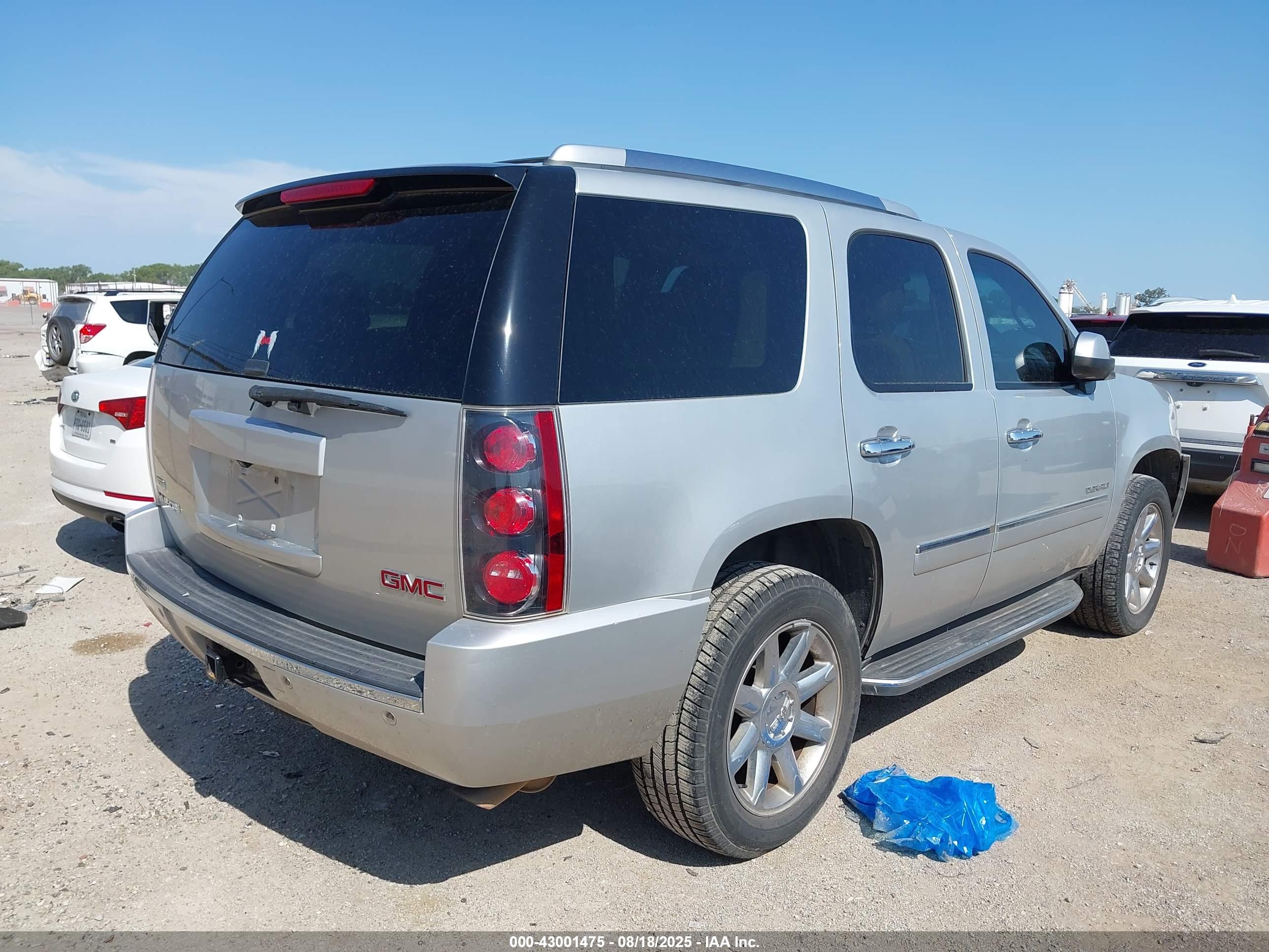 GMC YUKON image 4