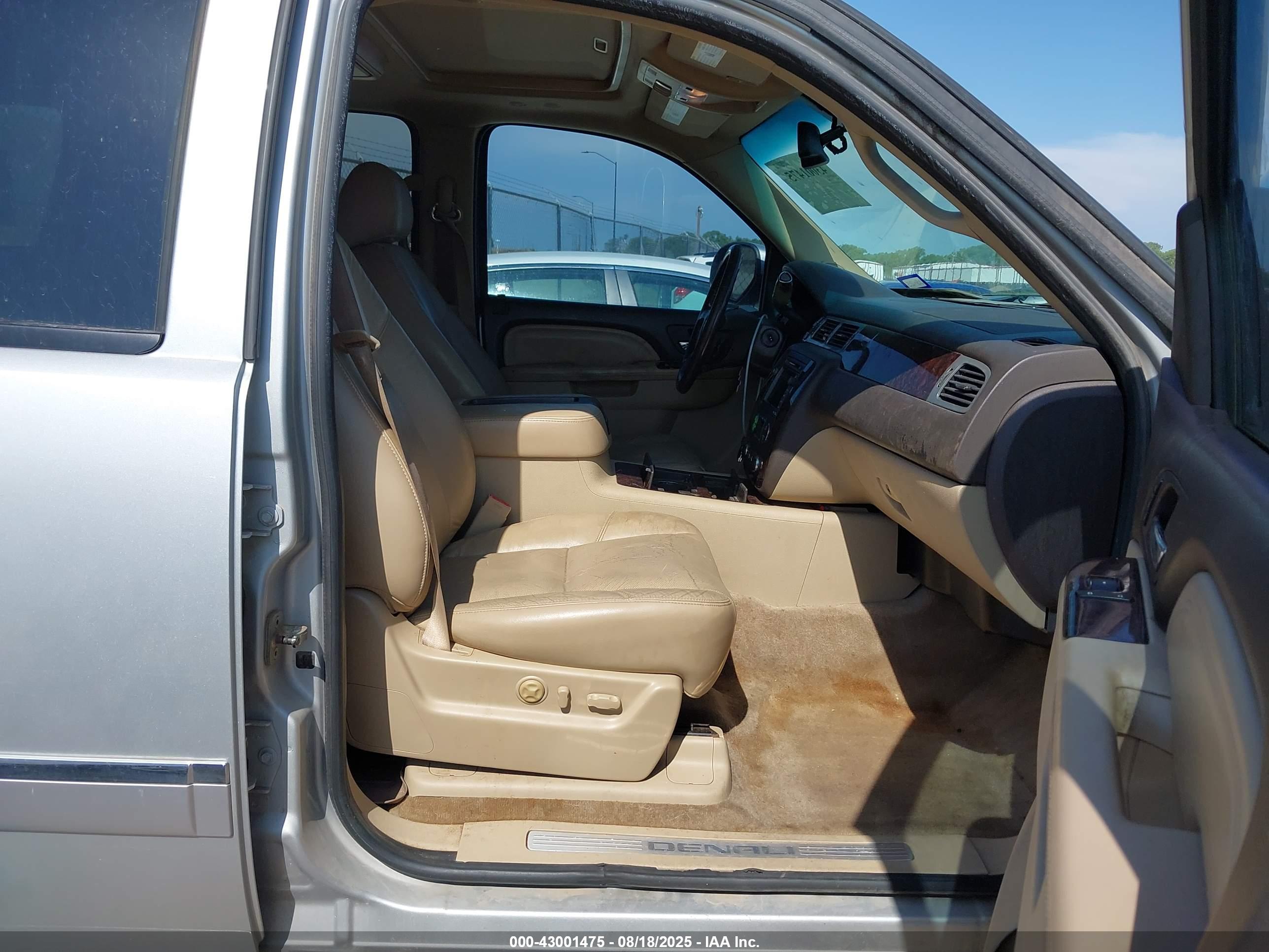 GMC YUKON image 5