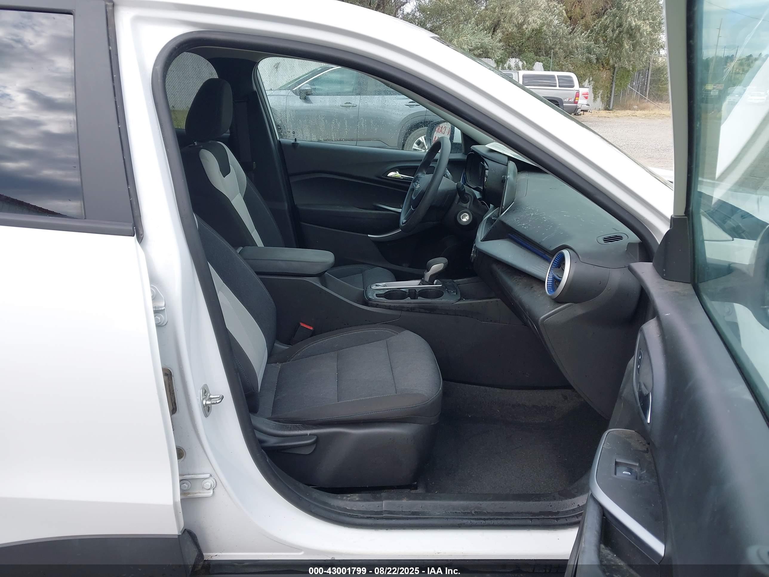 CHEVROLET TRAX image 5