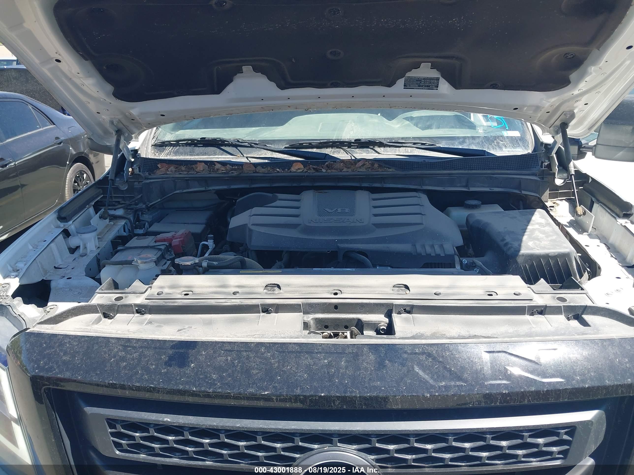 NISSAN TITAN image 10