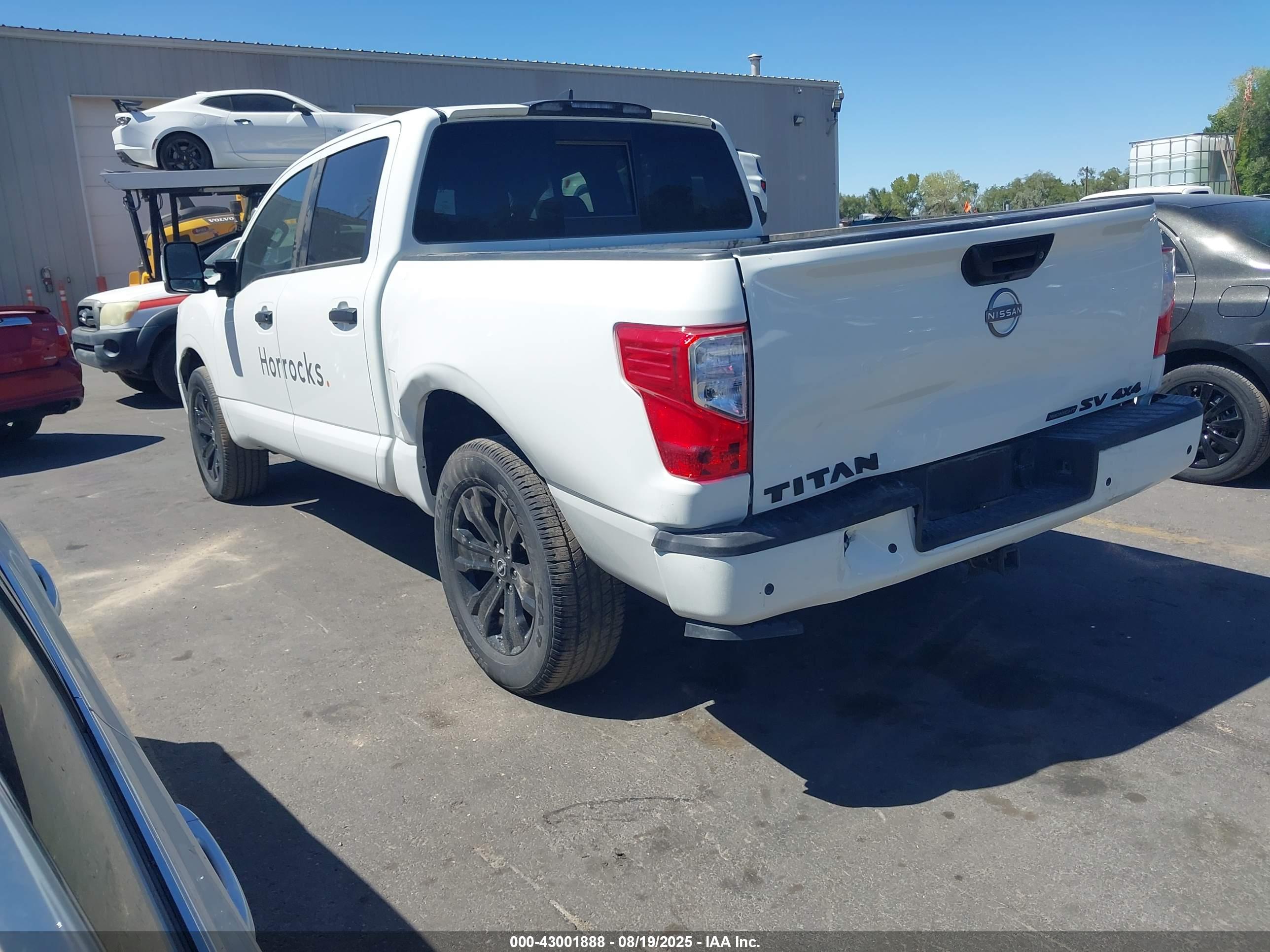 NISSAN TITAN image 3