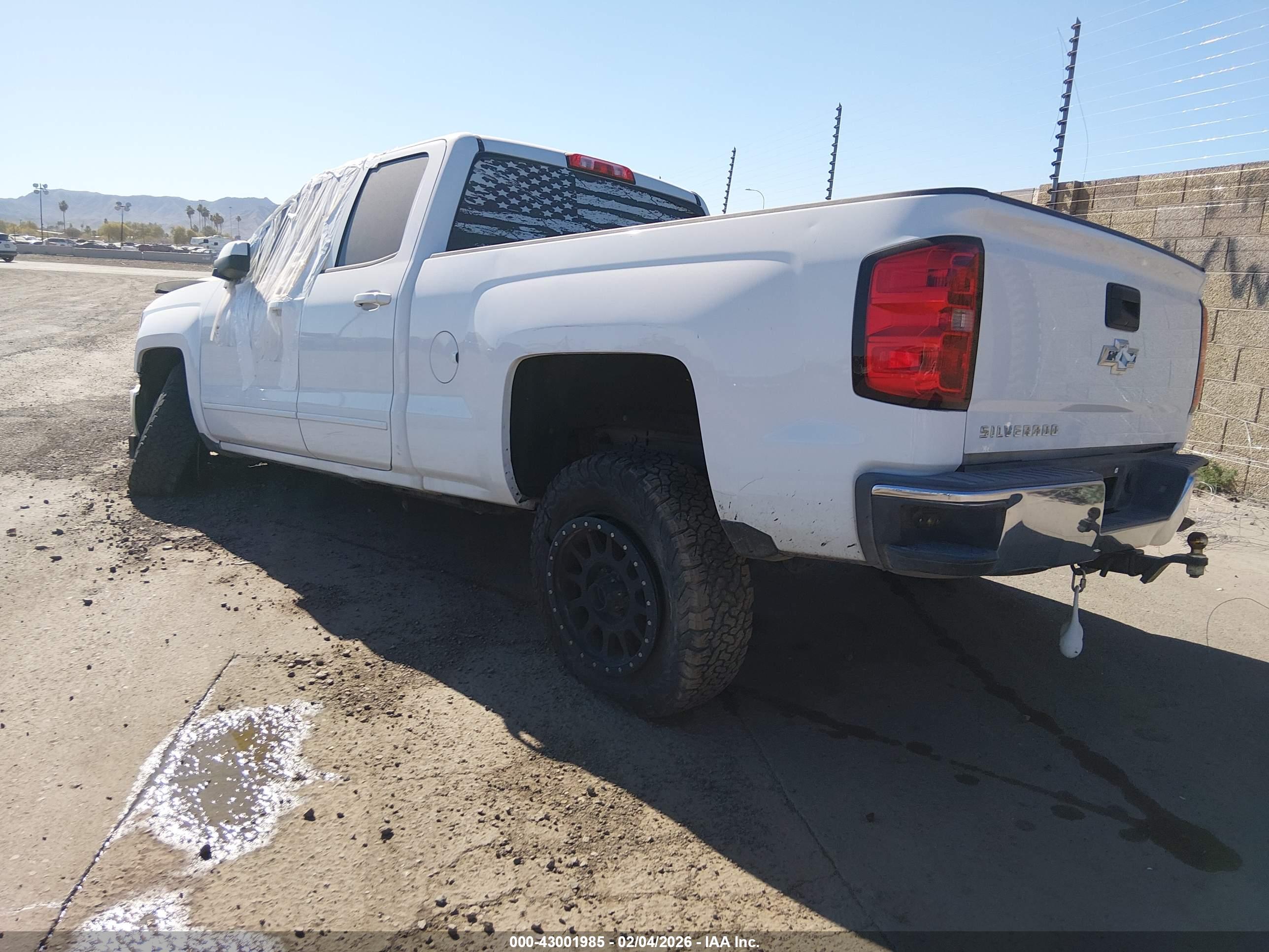 CHEVROLET SILVERADO image 3