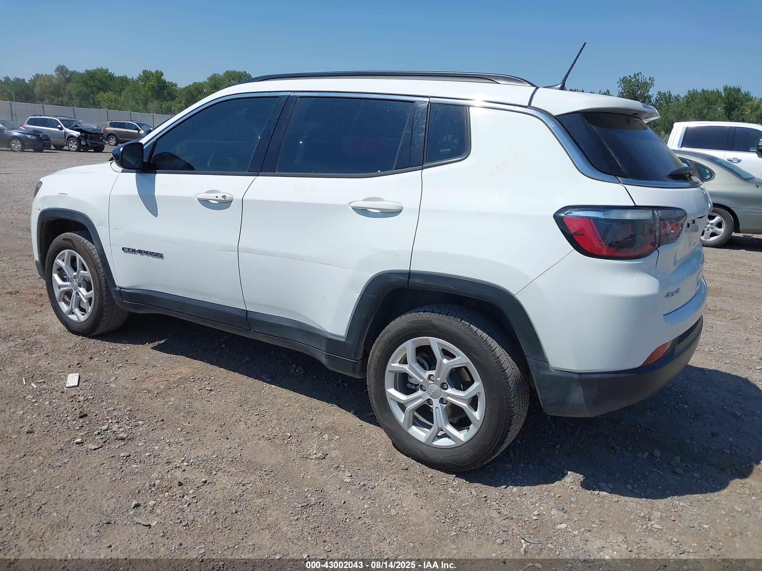 JEEP COMPASS image 3