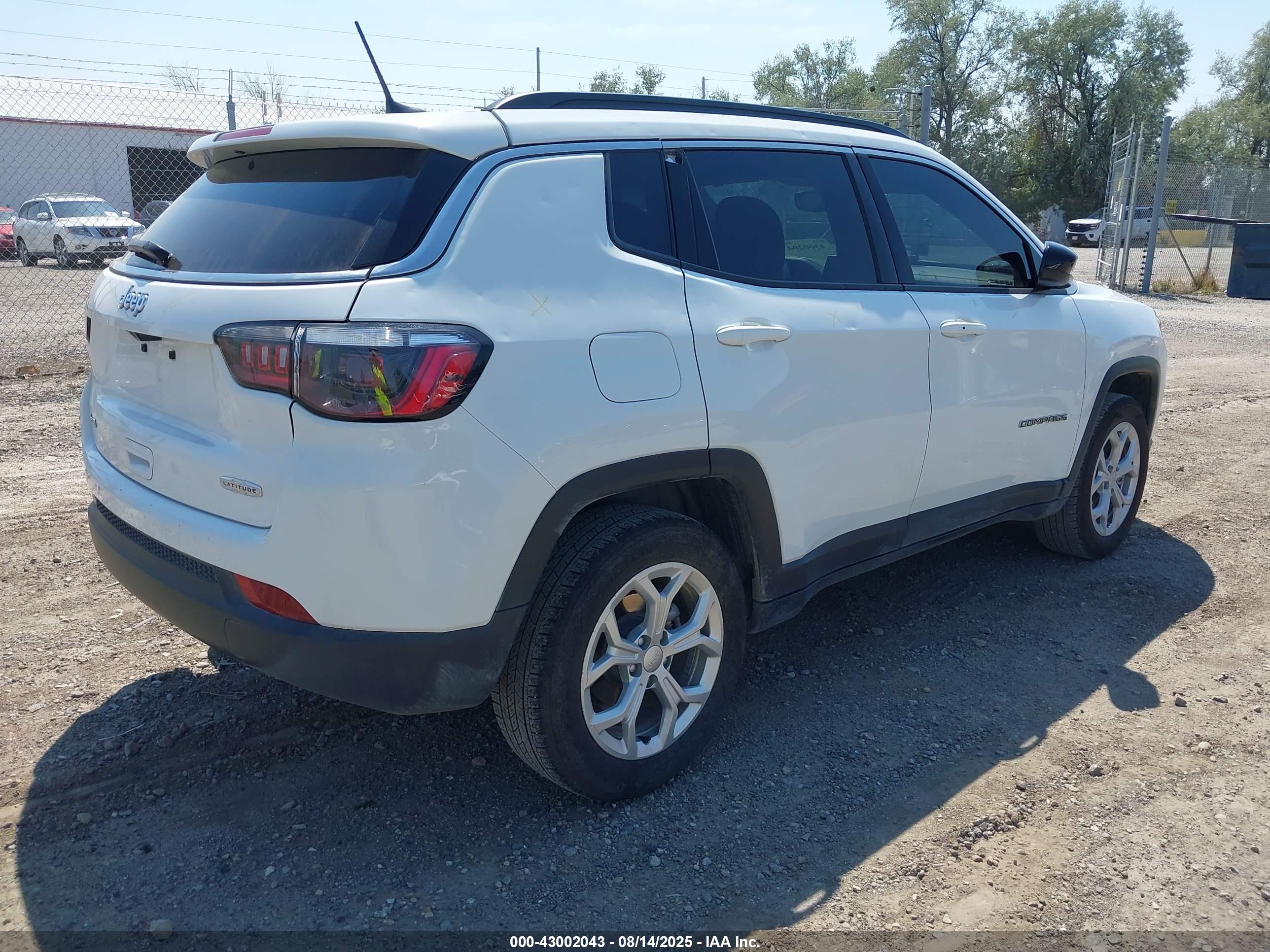 JEEP COMPASS image 4