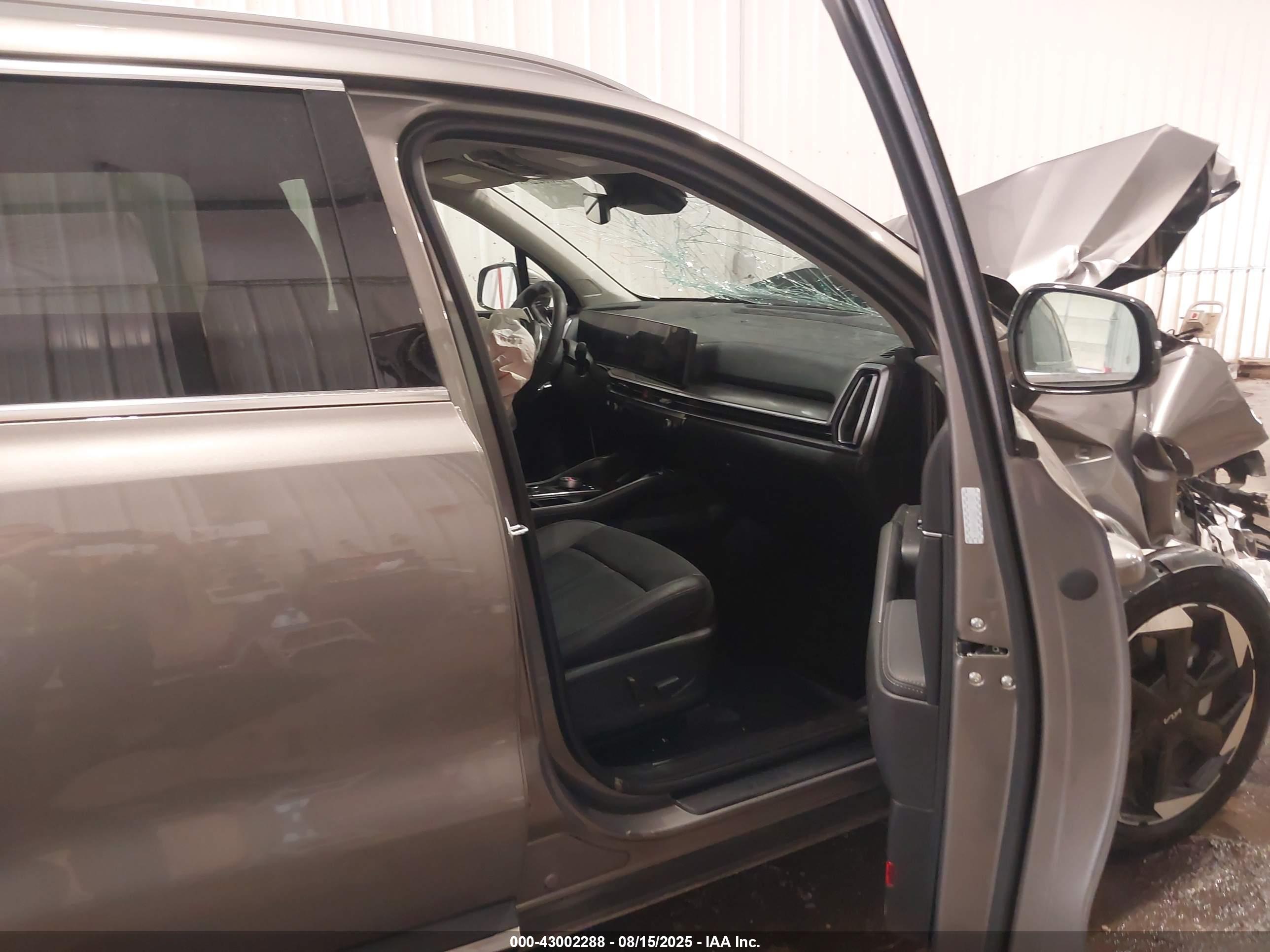 KIA SORENTO image 5