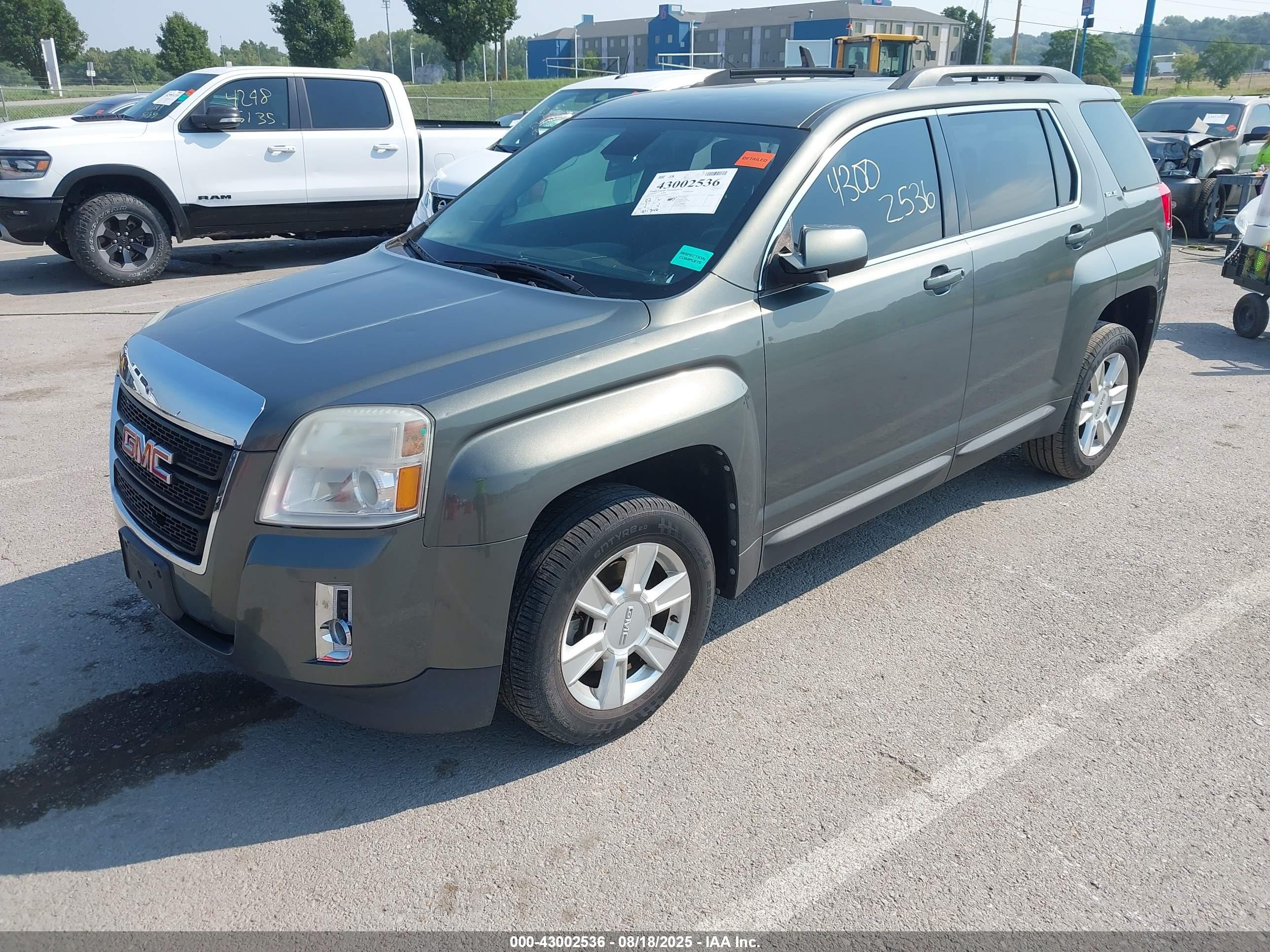 GMC TERRAIN image 2