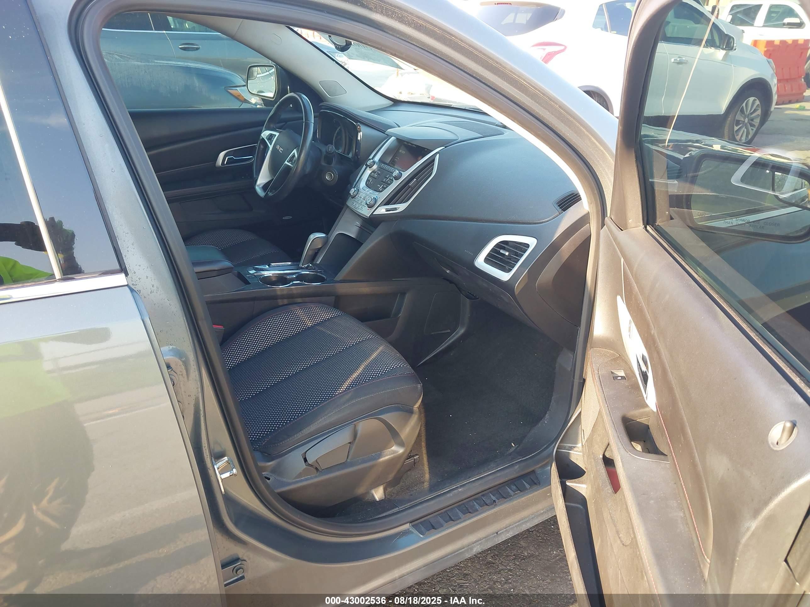 GMC TERRAIN image 5