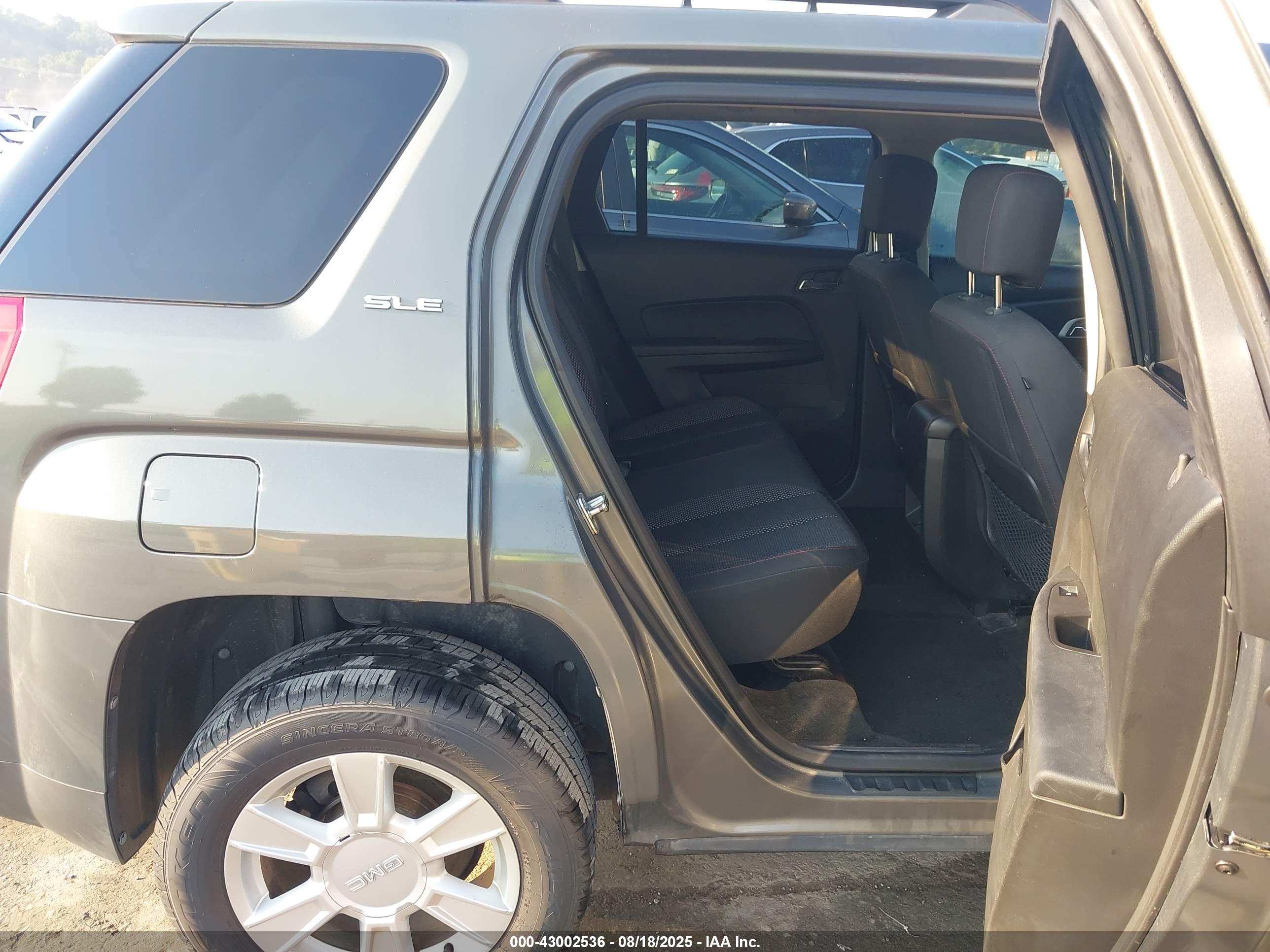 GMC TERRAIN image 8