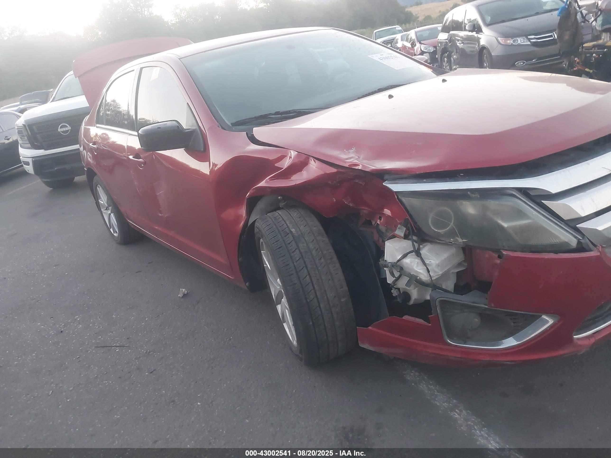 FORD FUSION image 6