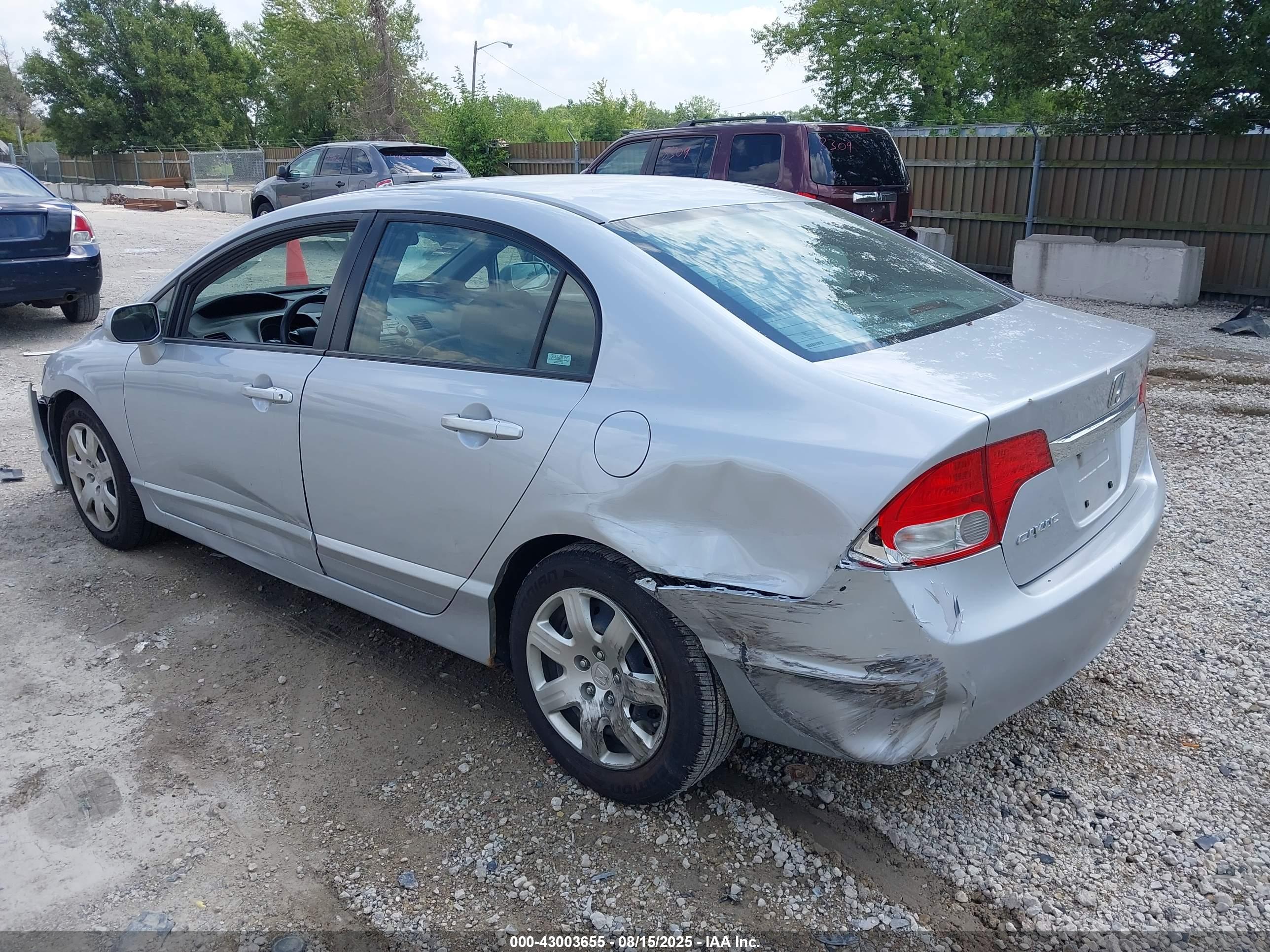 HONDA CIVIC image 3