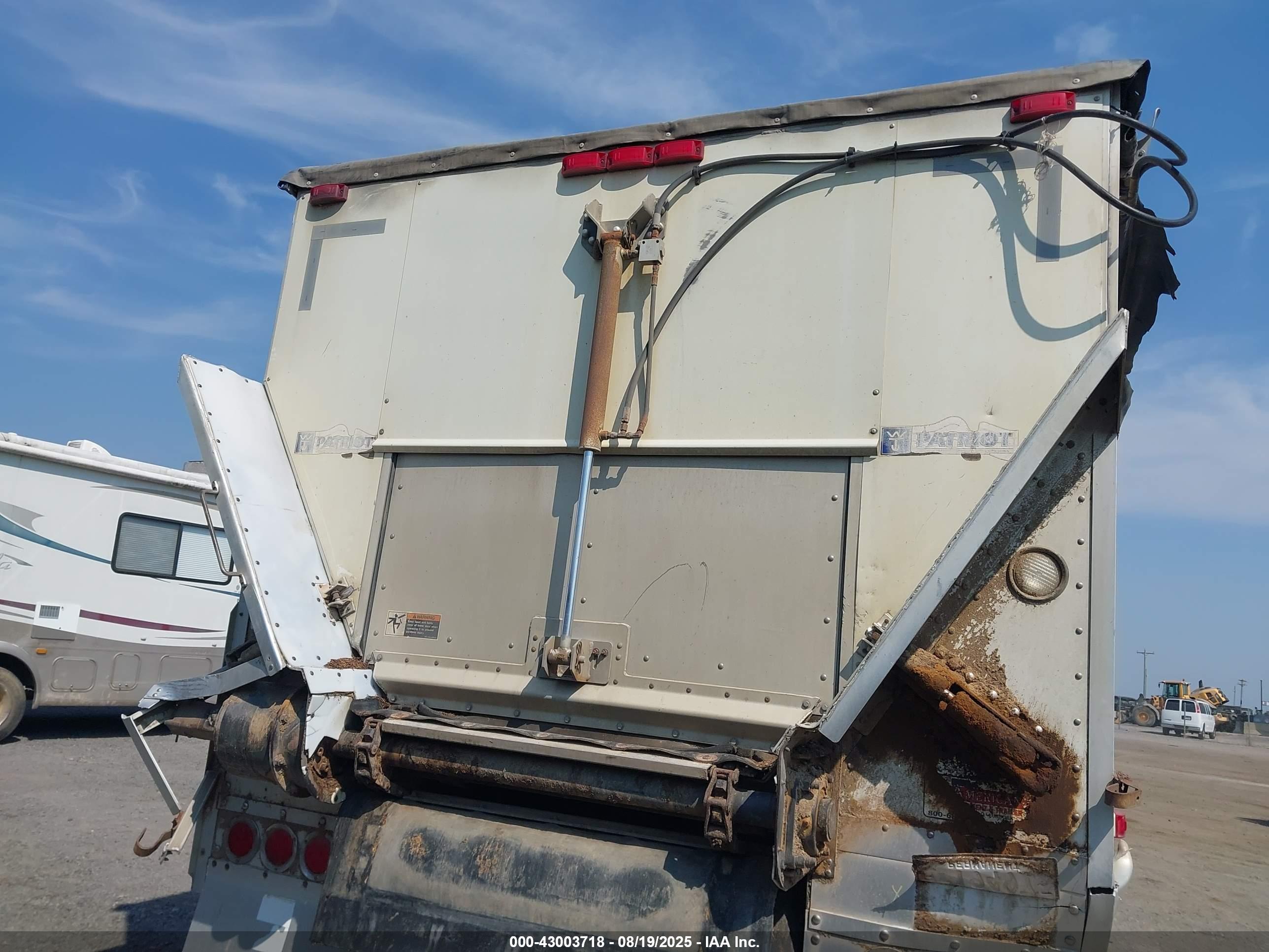WILSON TRAILER image 8