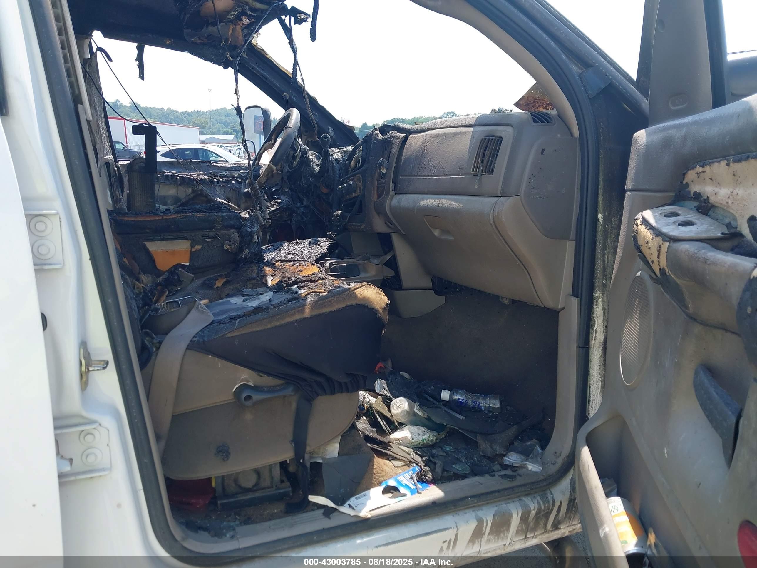 DODGE RAM image 5