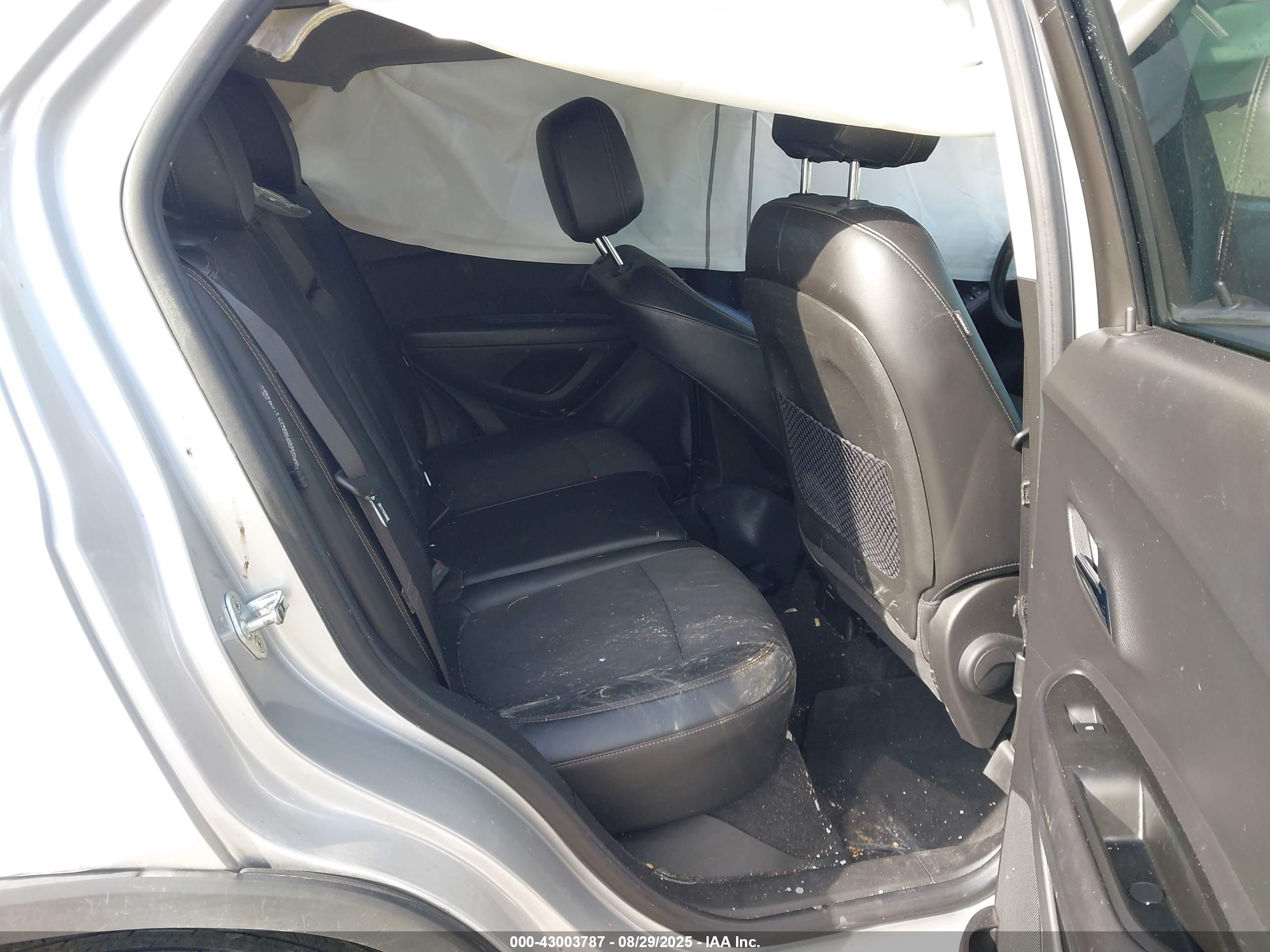 CHEVROLET TRAX image 8