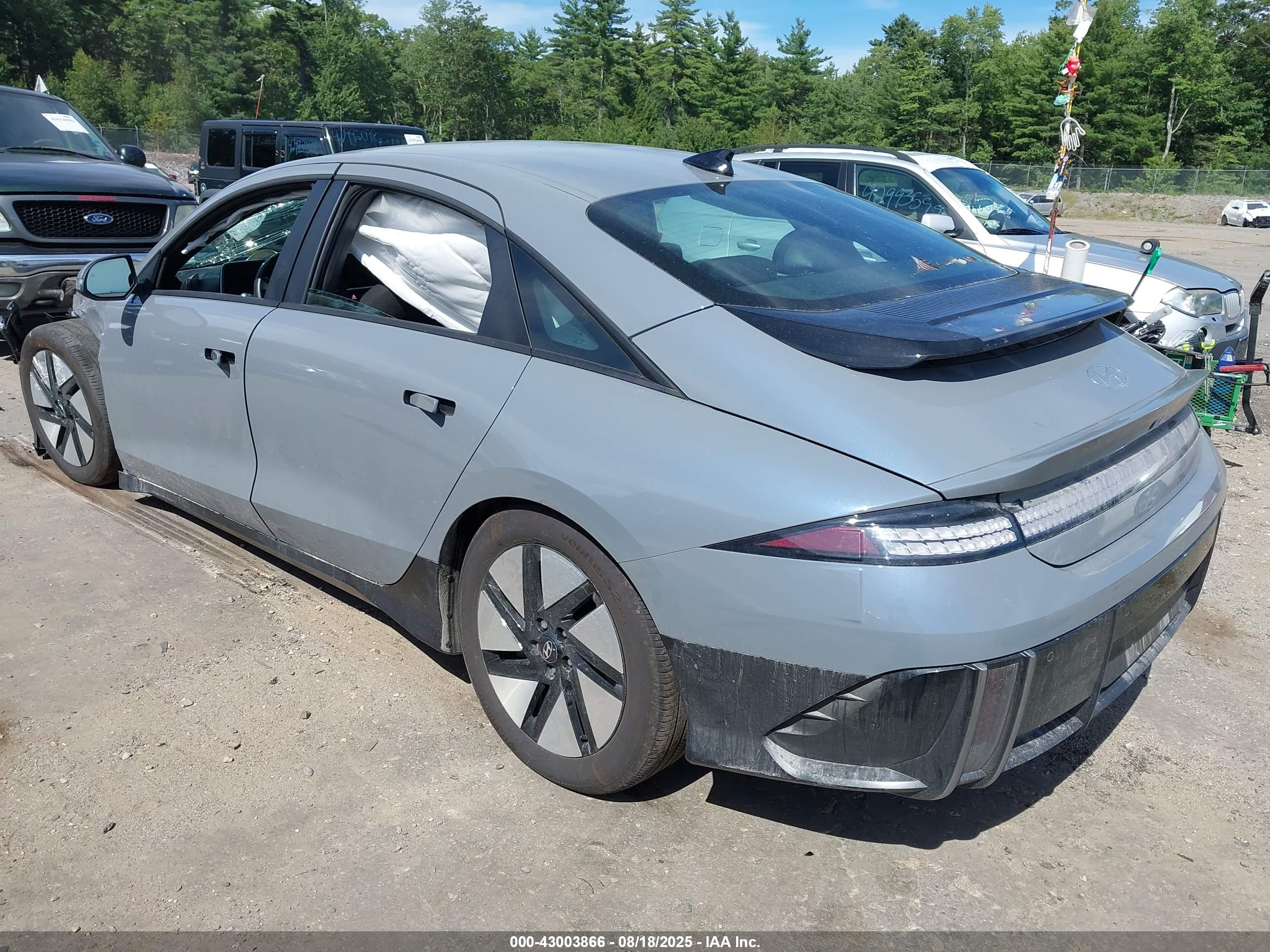 HYUNDAI IONIQ image 3