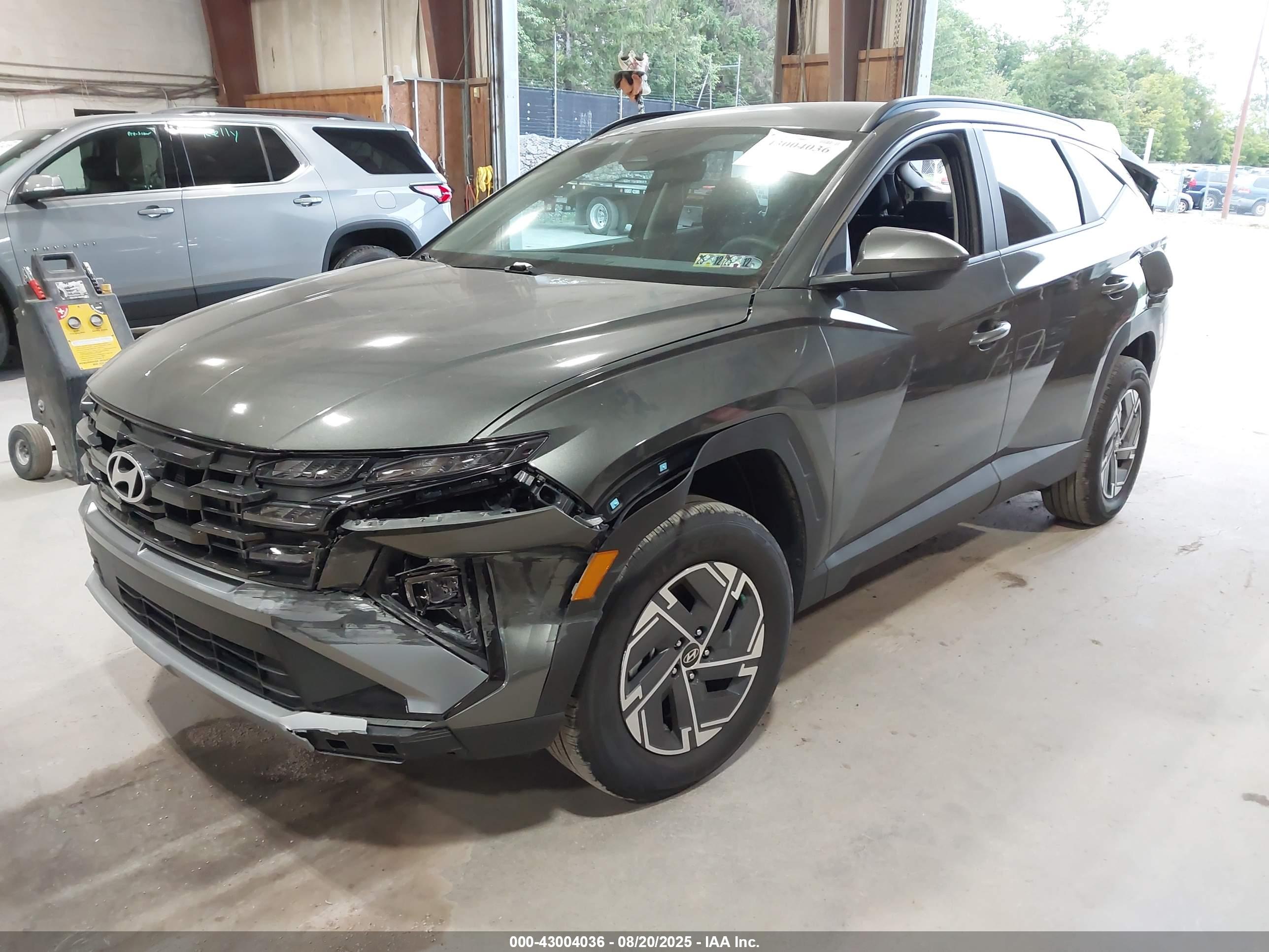 HYUNDAI TUCSON image 2