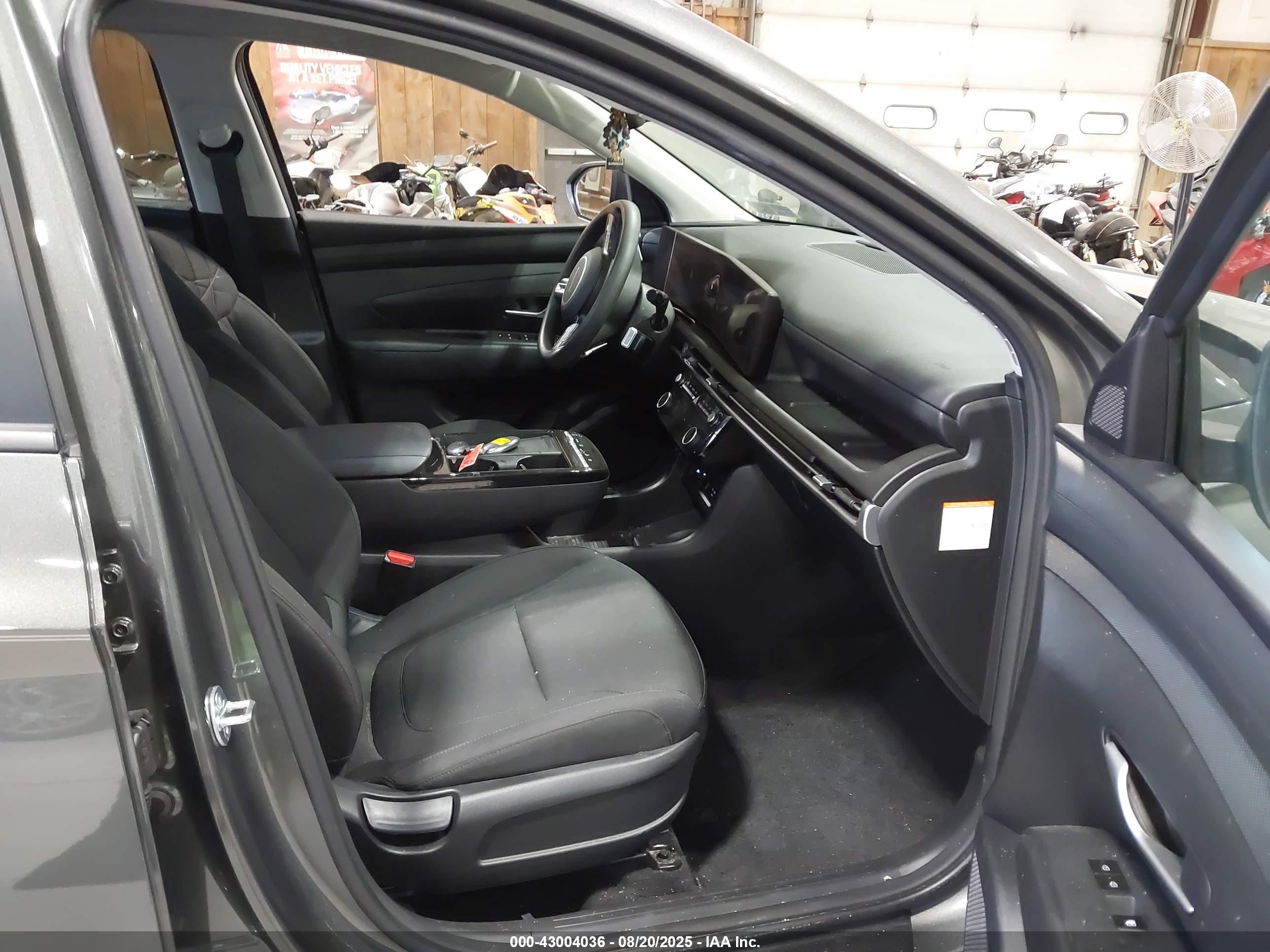 HYUNDAI TUCSON image 5