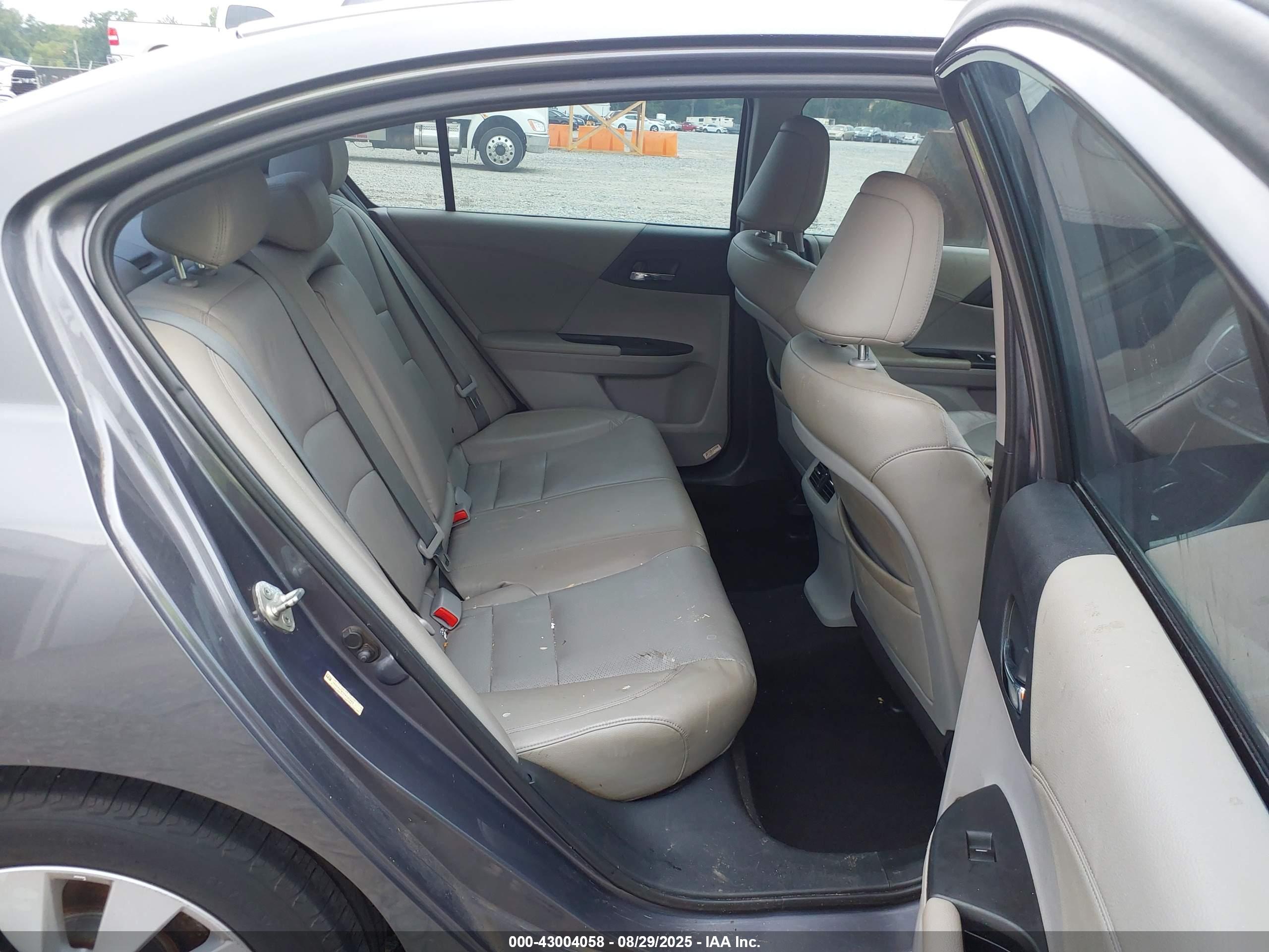 HONDA ACCORD image 8