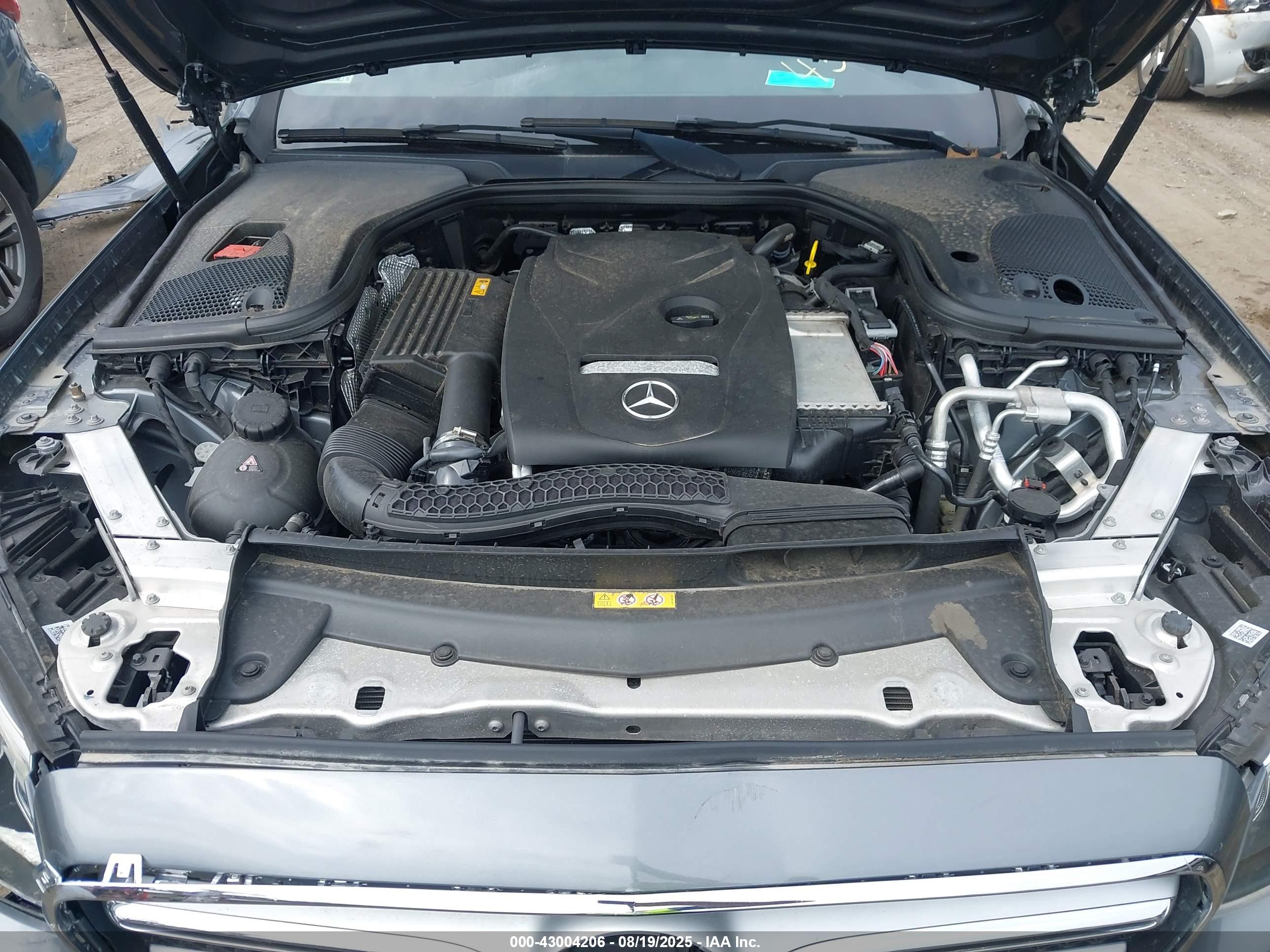 MERCEDES-BENZ E image 10