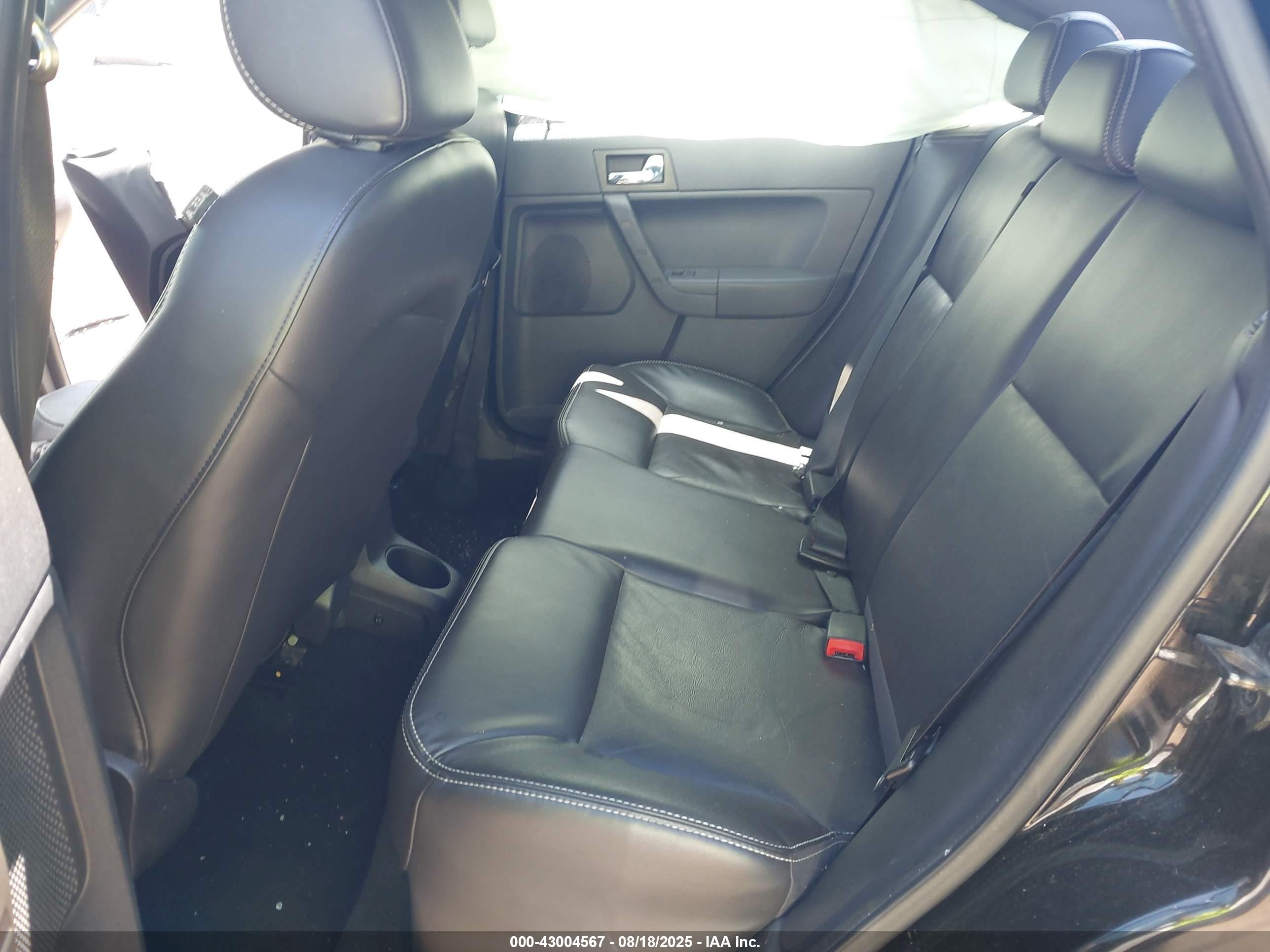 FORD FOCUS image 8