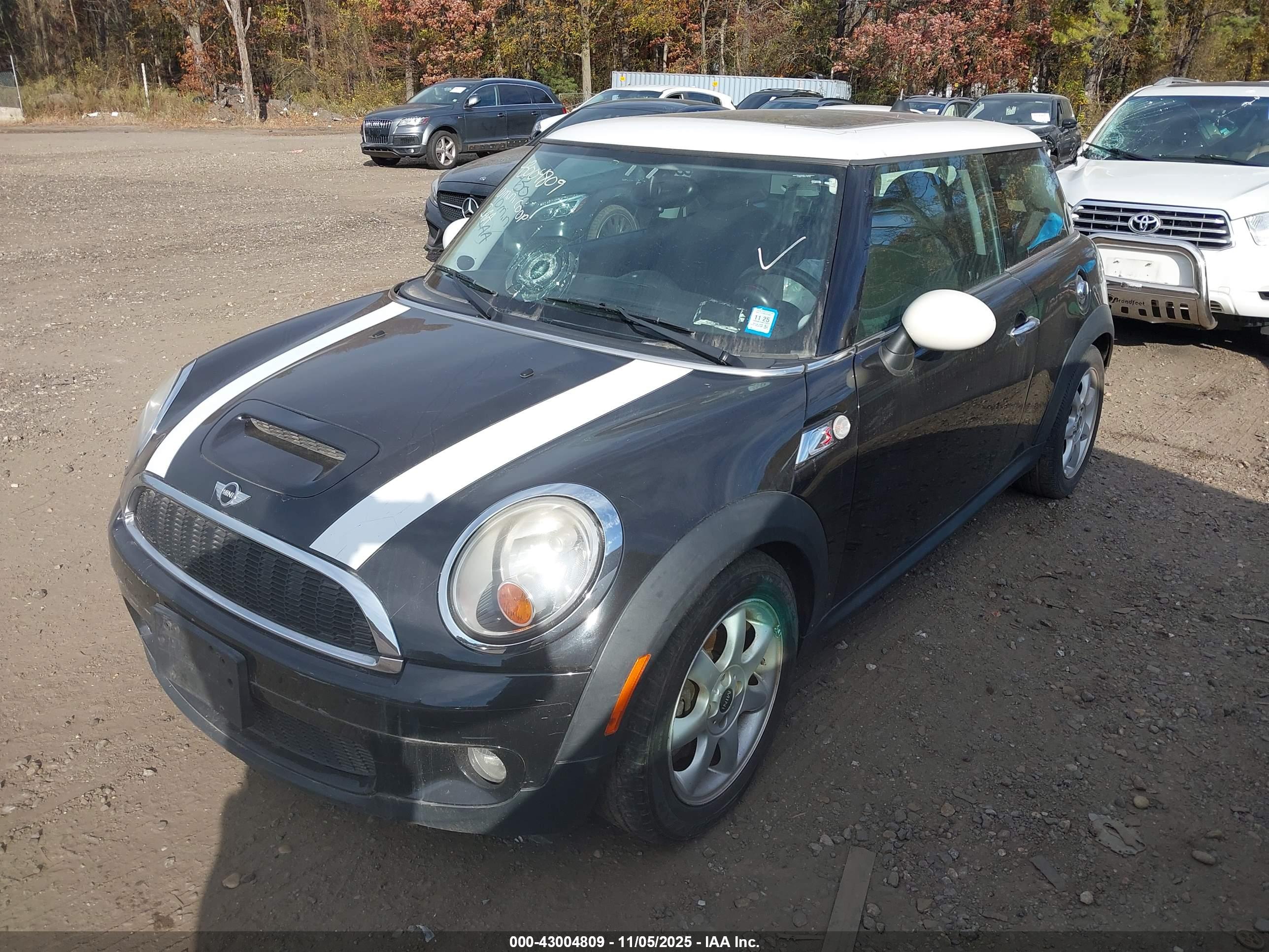 MINI COOPER image 2