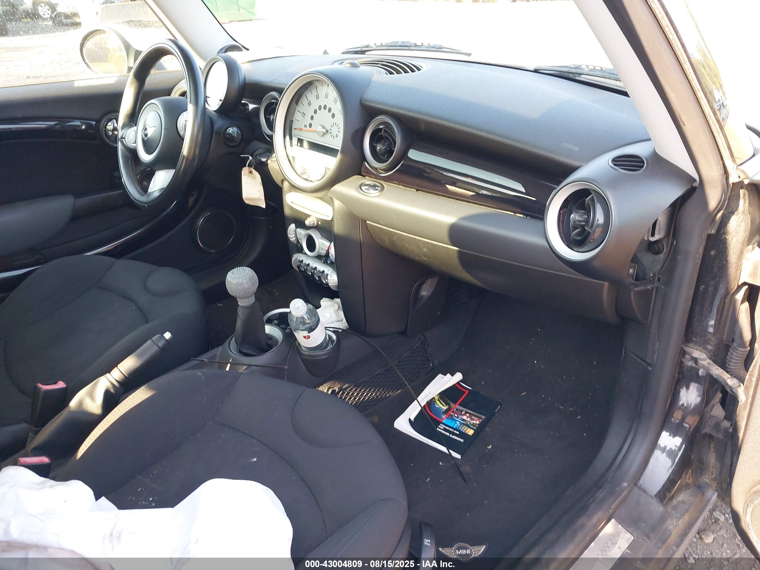 MINI COOPER image 5