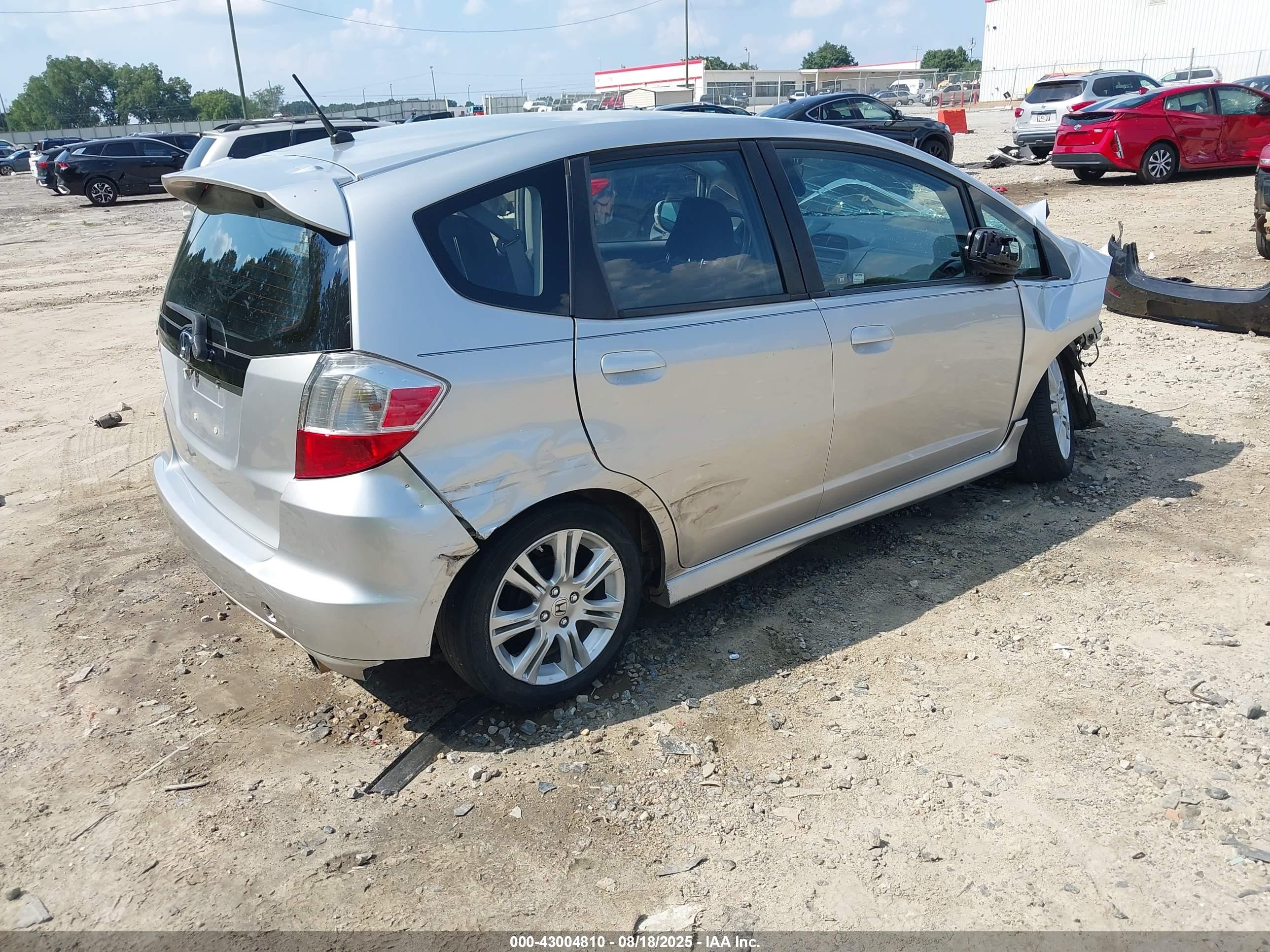 HONDA FIT image 4