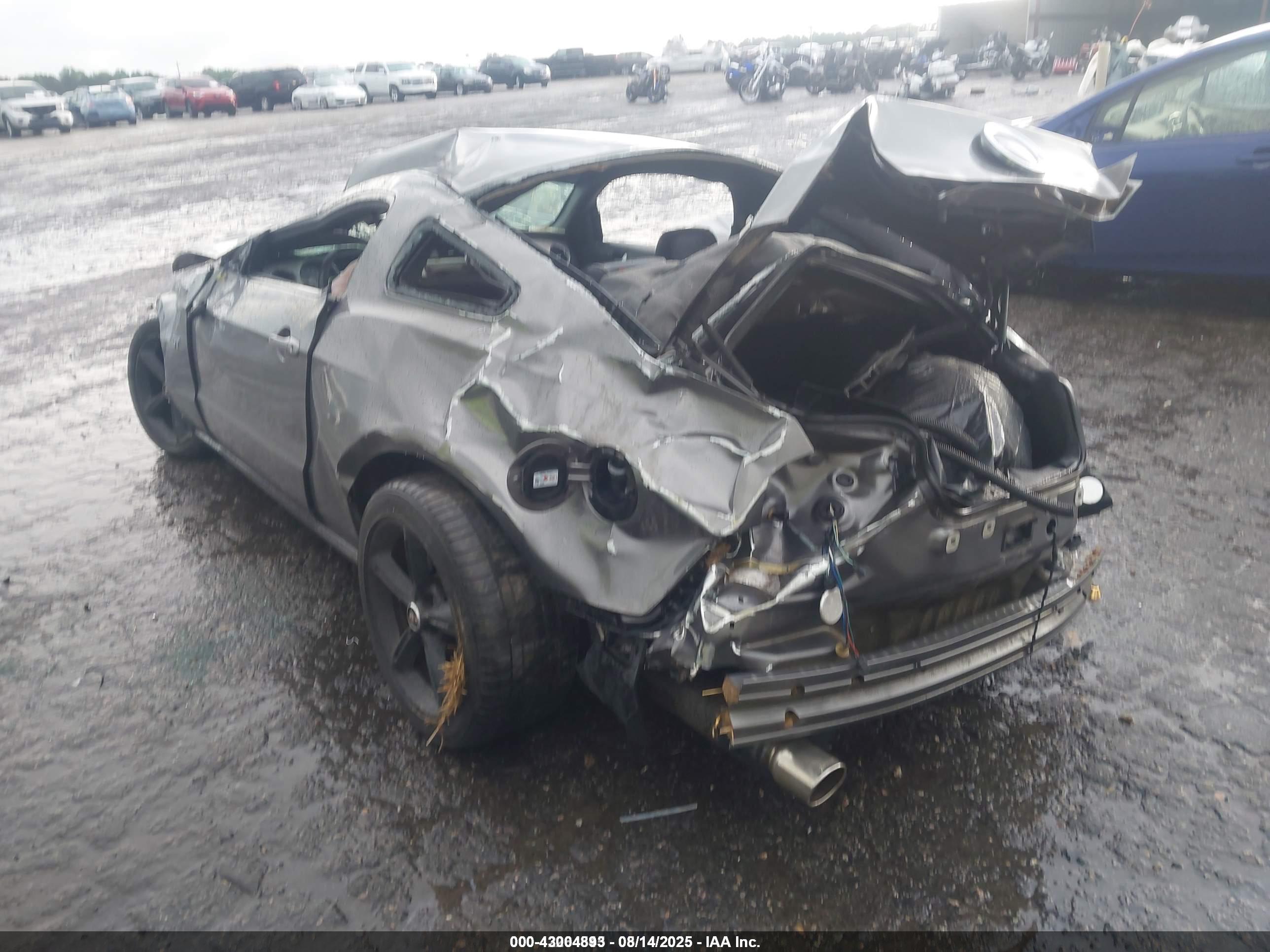 FORD MUSTANG image 3