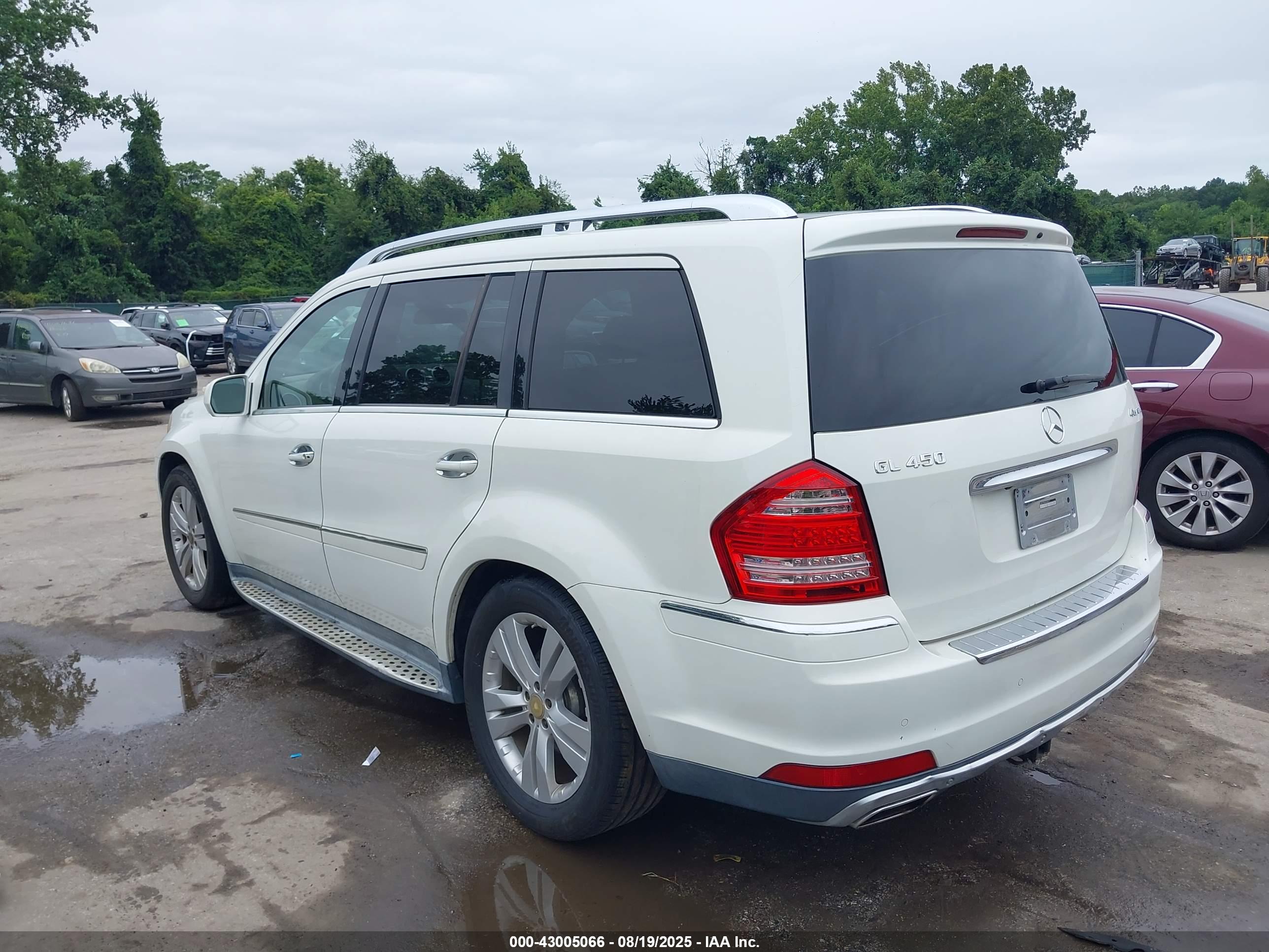 MERCEDES-BENZ GL image 3