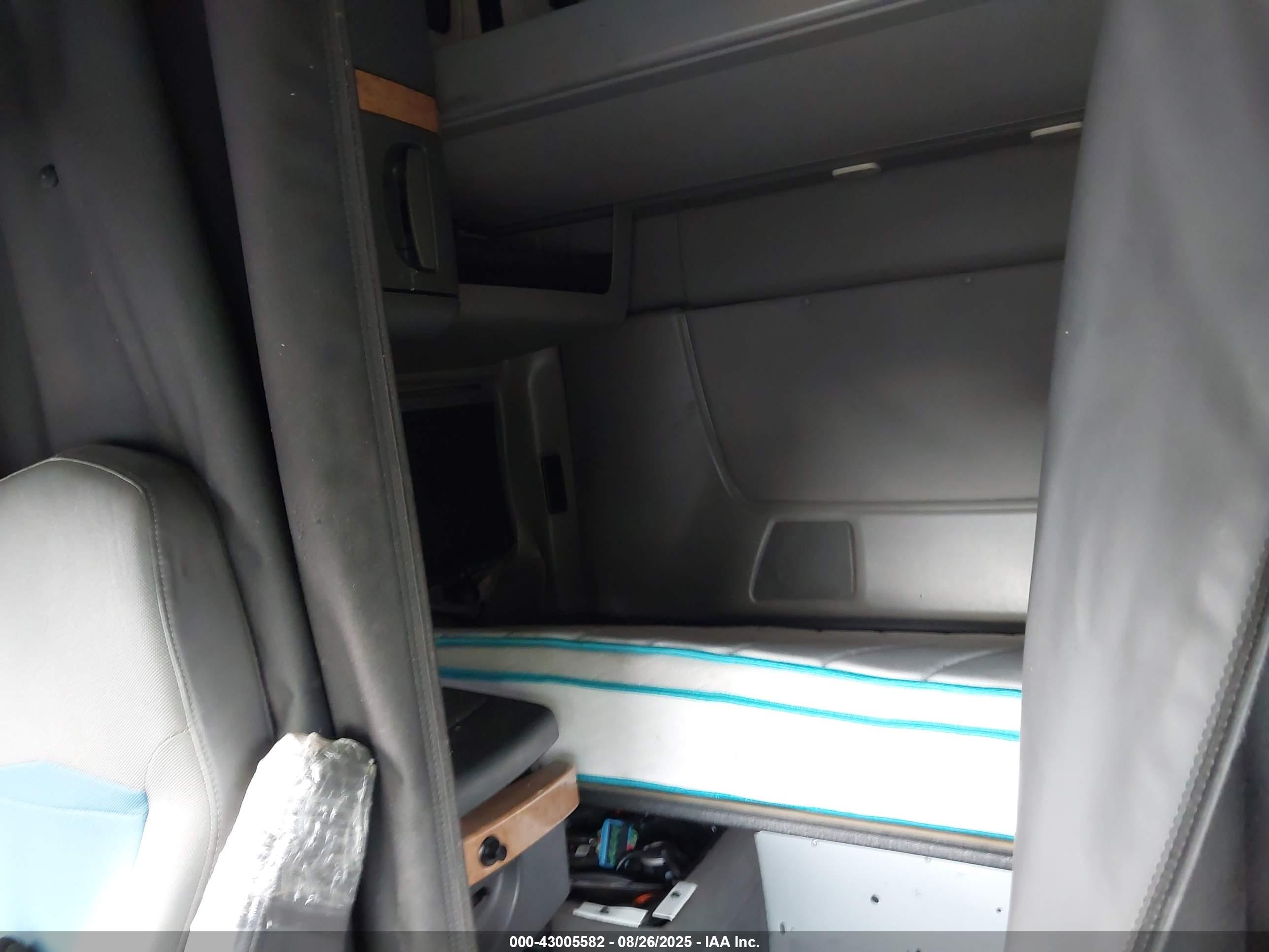 INTERNATIONAL PROSTAR image 8