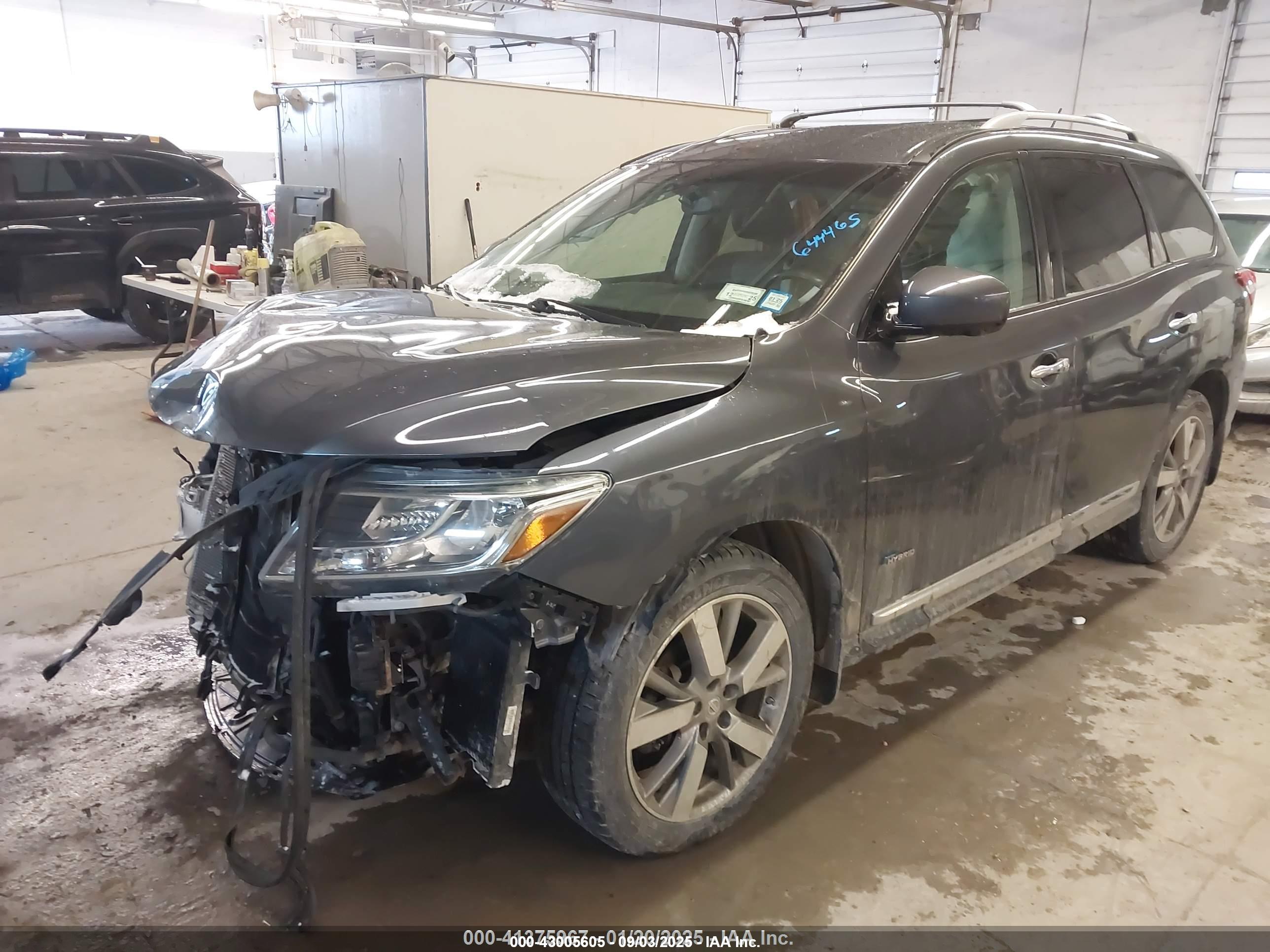 NISSAN PATHFINDER image 2