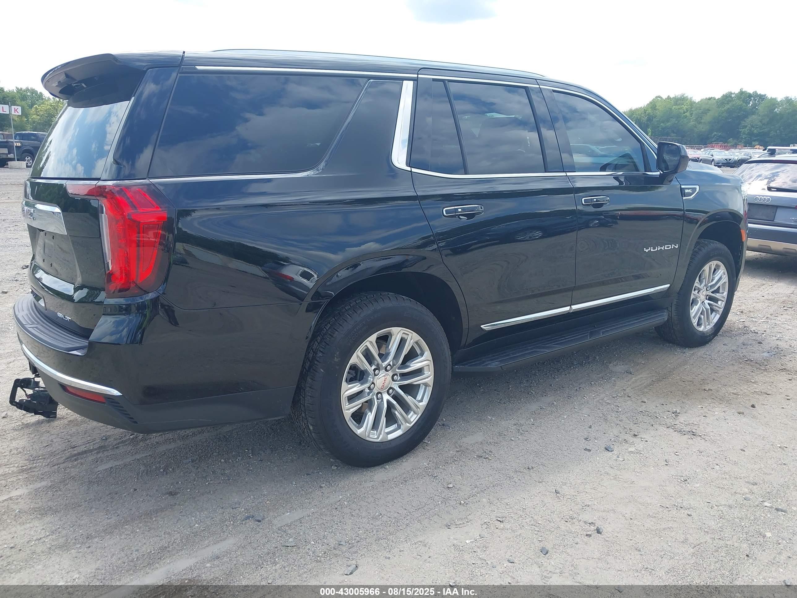 GMC YUKON image 4