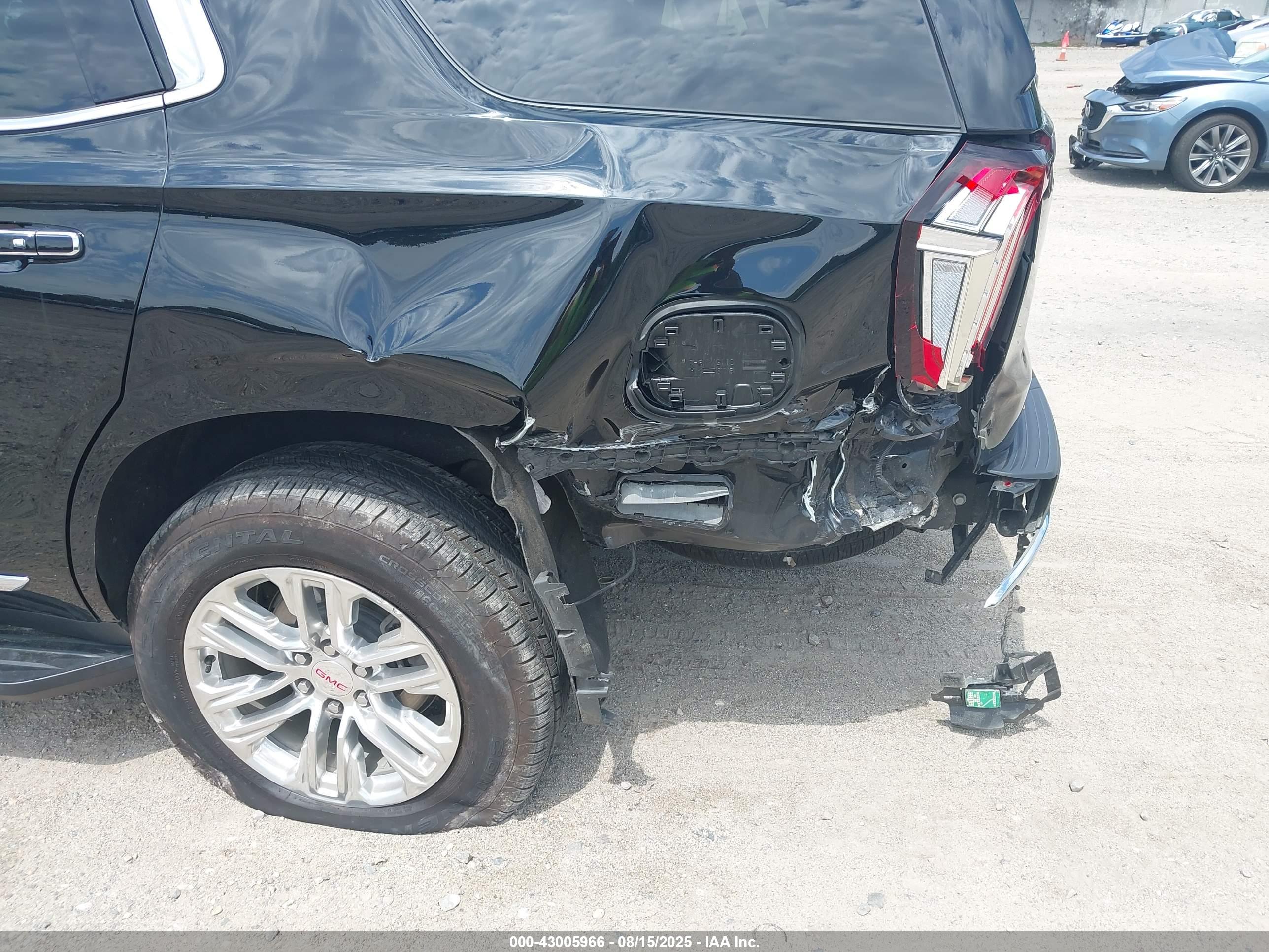 GMC YUKON image 6