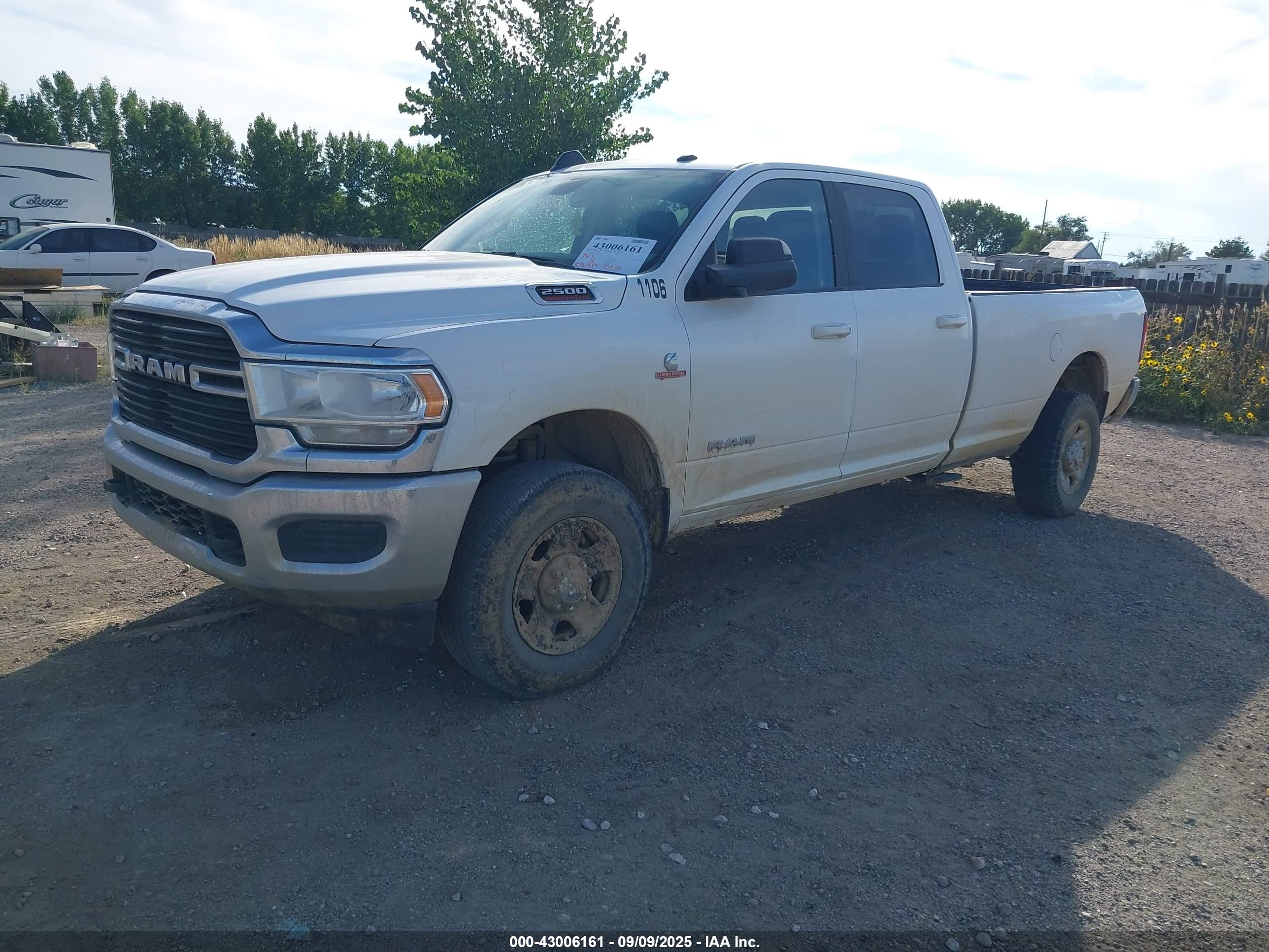 RAM 2500 image 2