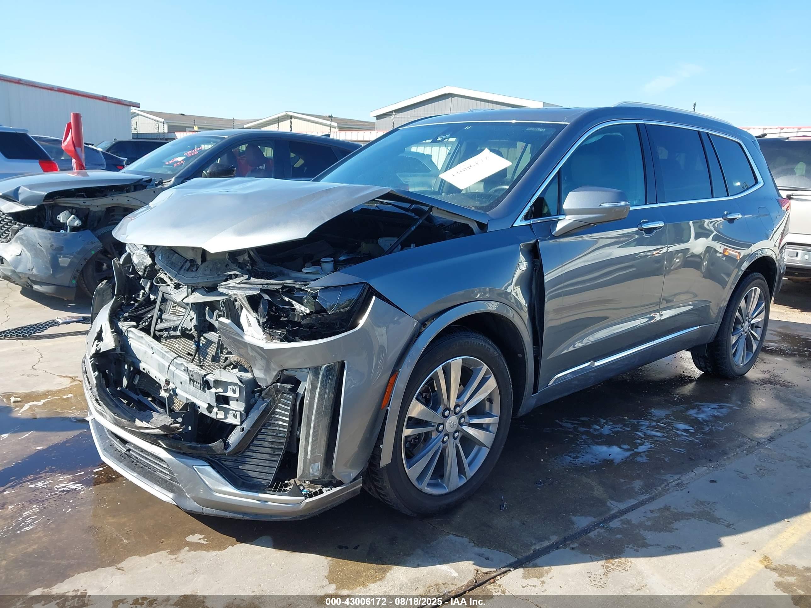 CADILLAC XT6 image 2