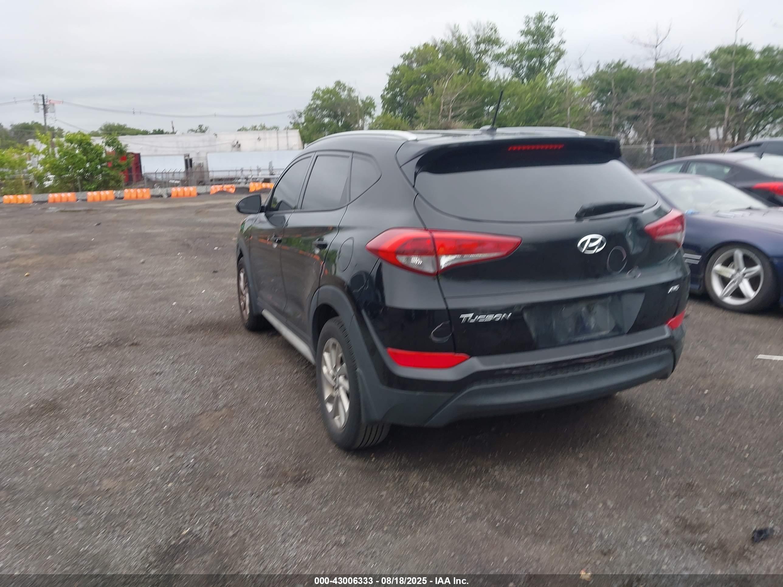 HYUNDAI TUCSON image 3