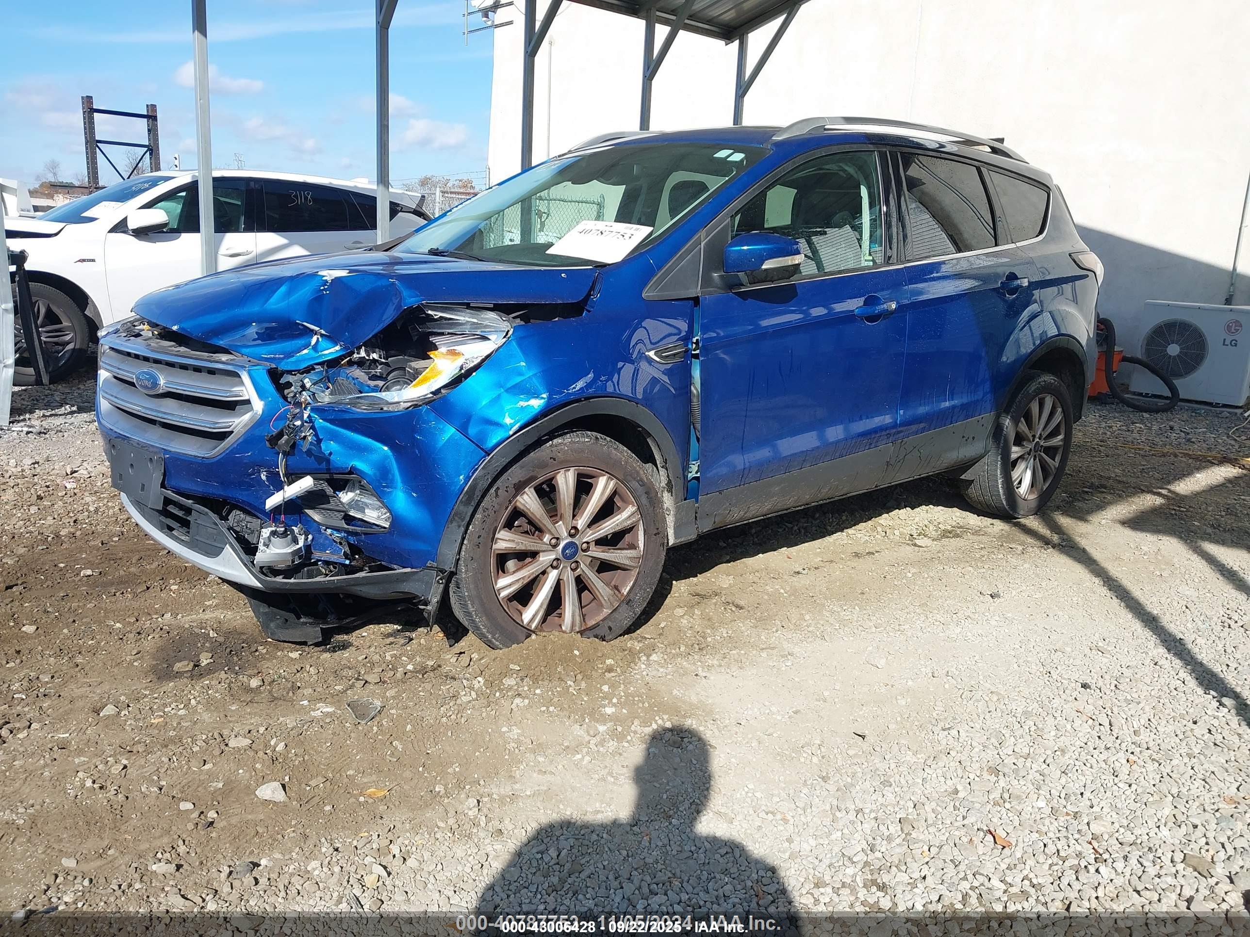 FORD ESCAPE image 2