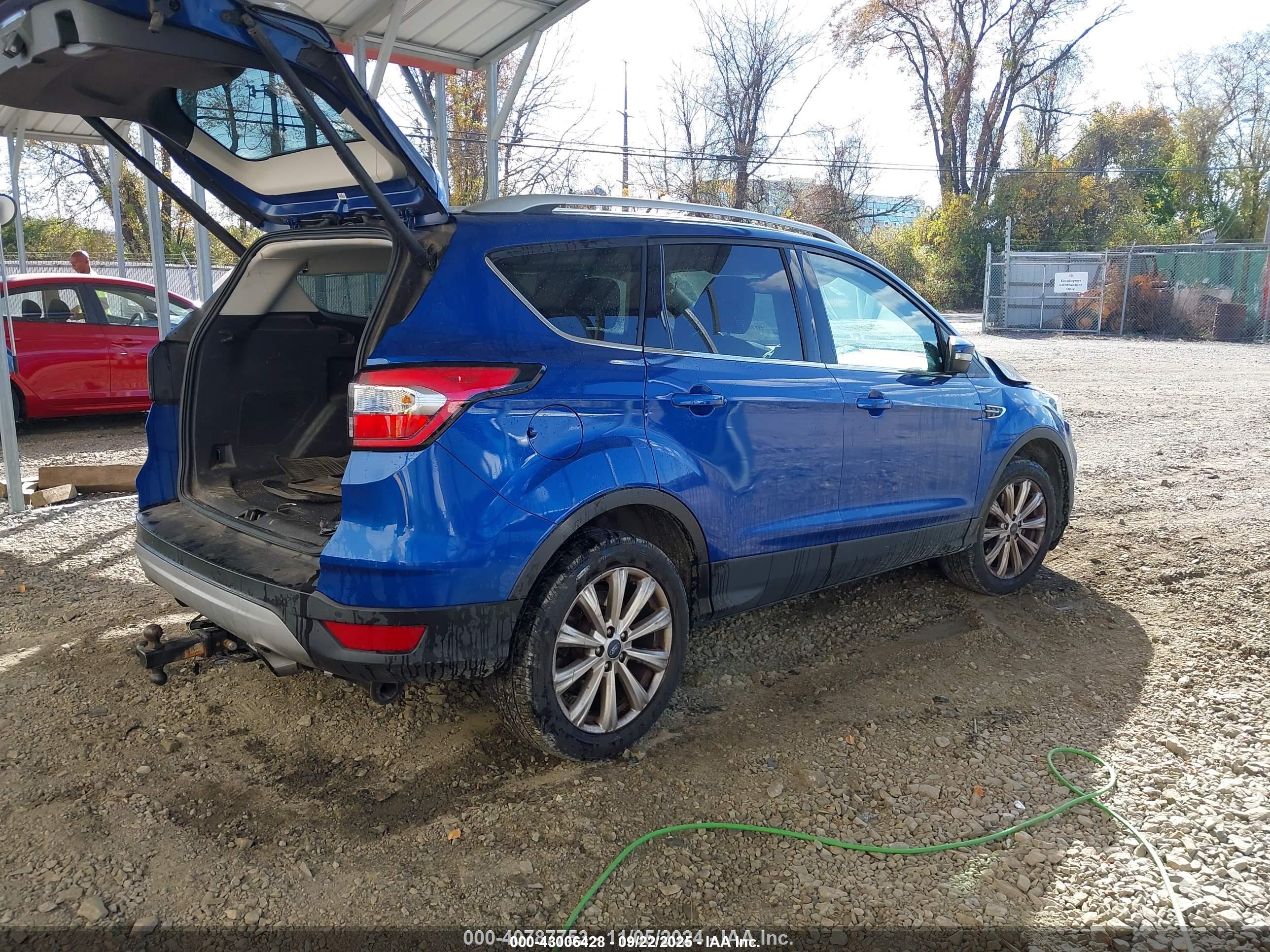 FORD ESCAPE image 4