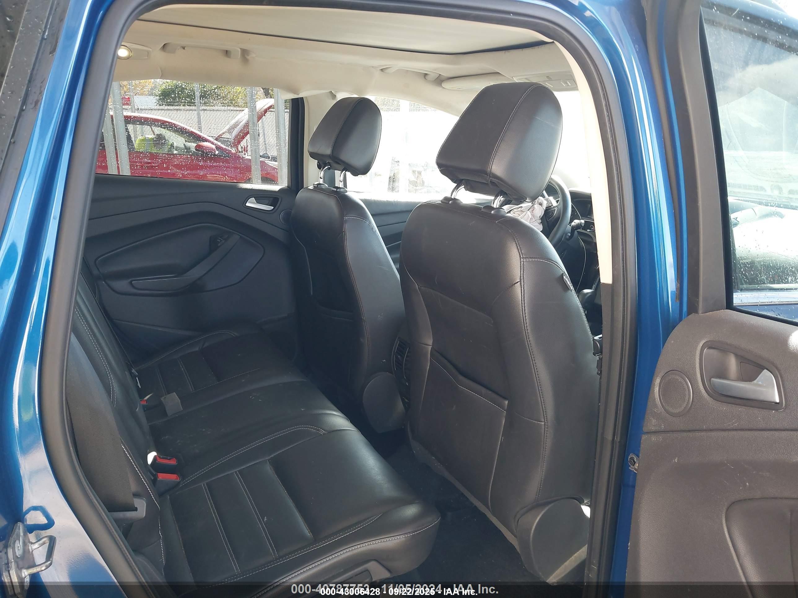 FORD ESCAPE image 8