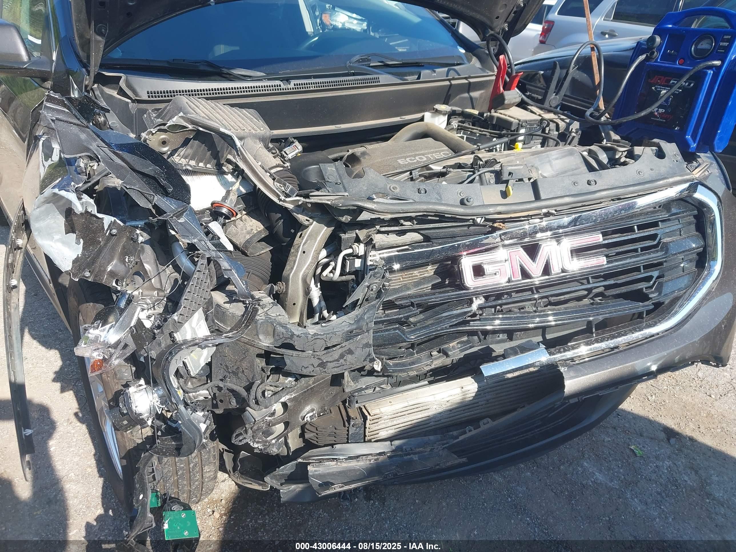 GMC TERRAIN image 6