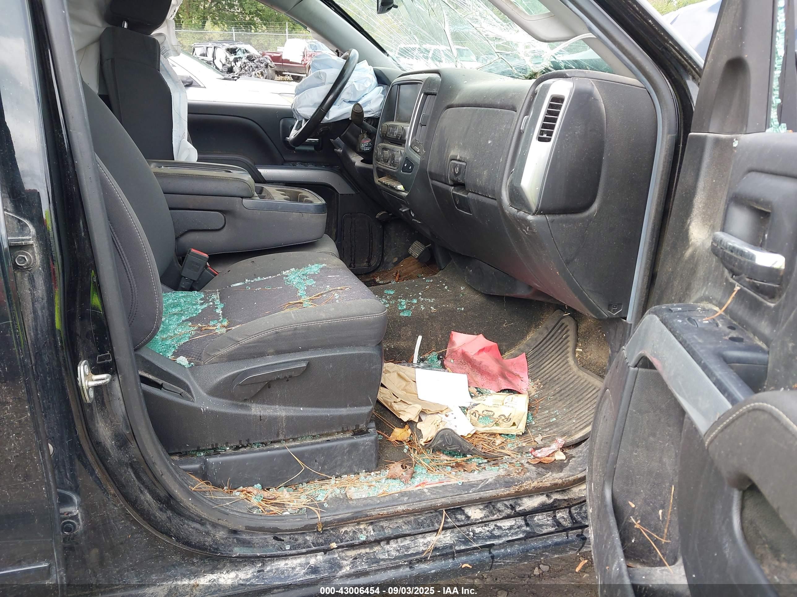 CHEVROLET SILVERADO image 5