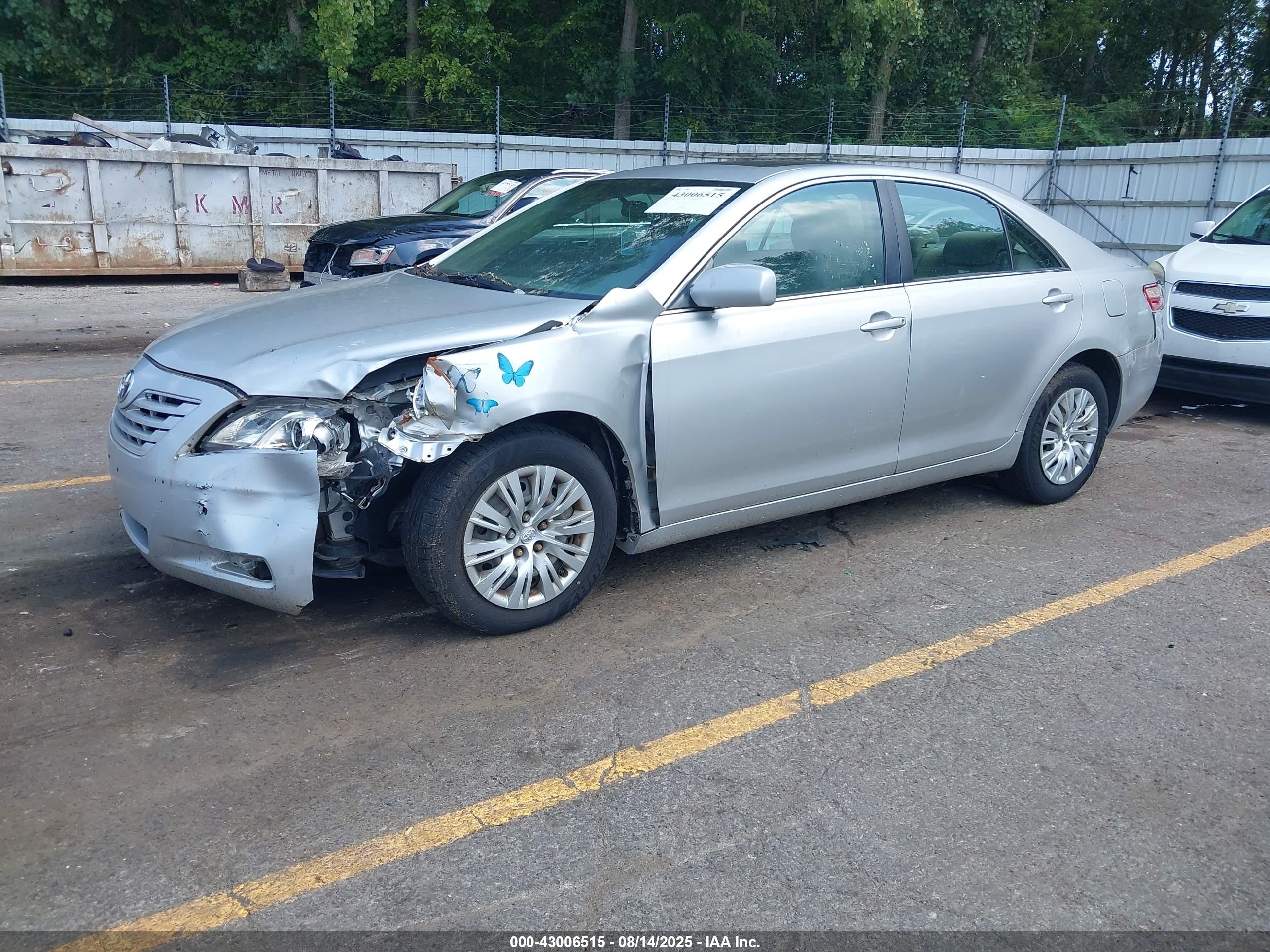 TOYOTA CAMRY image 2