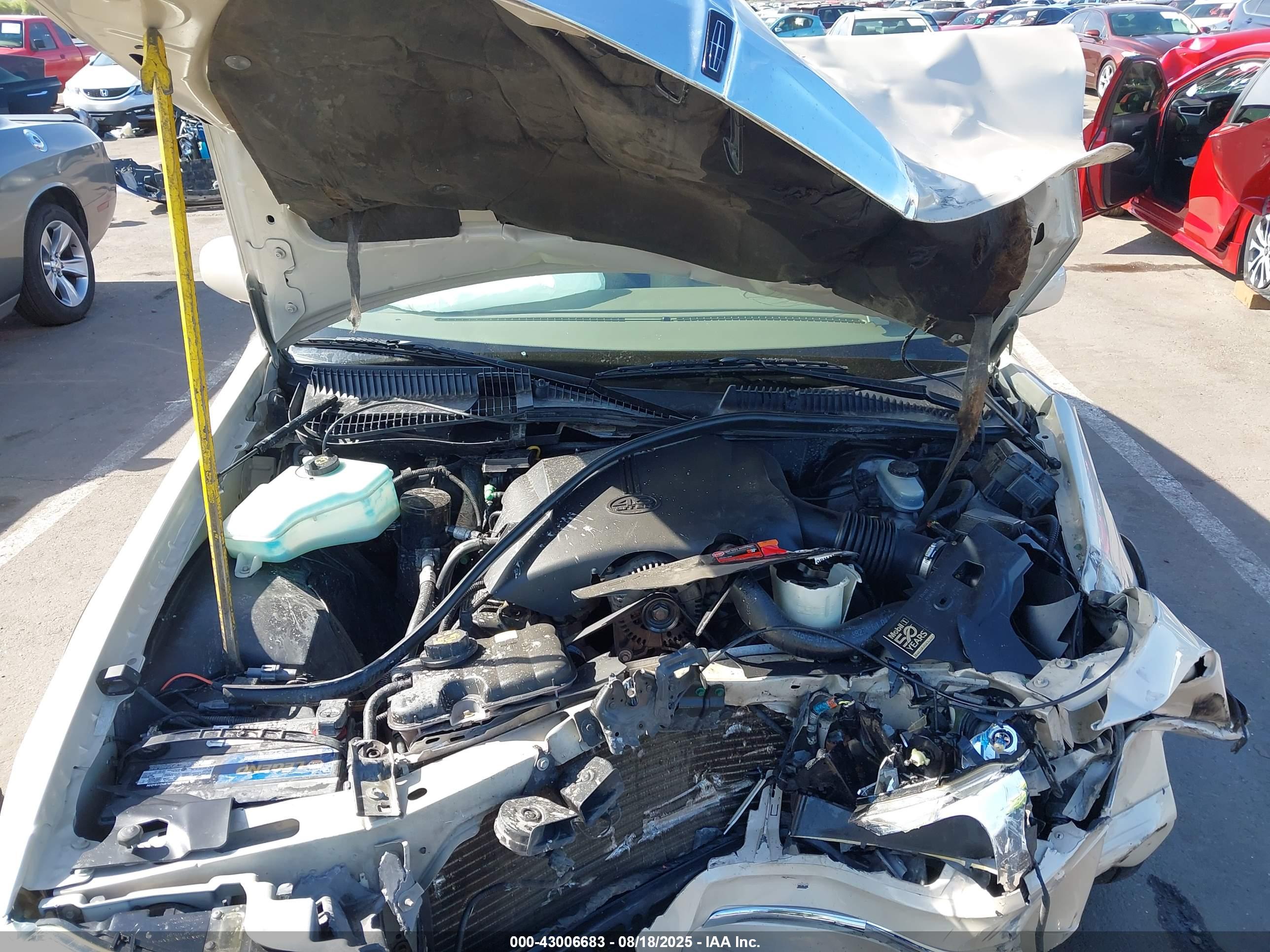 LINCOLN TOWN image 10