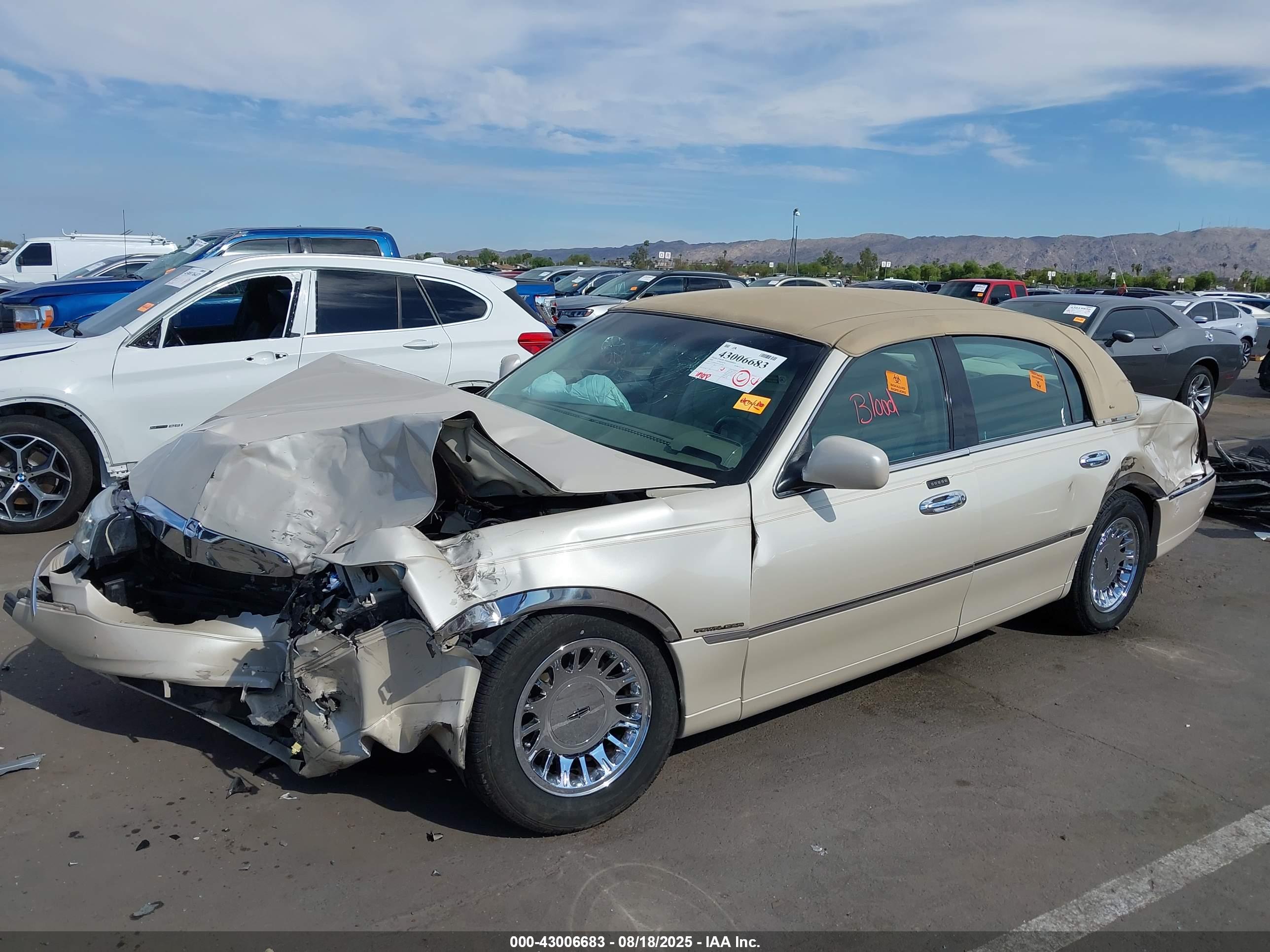 LINCOLN TOWN image 2