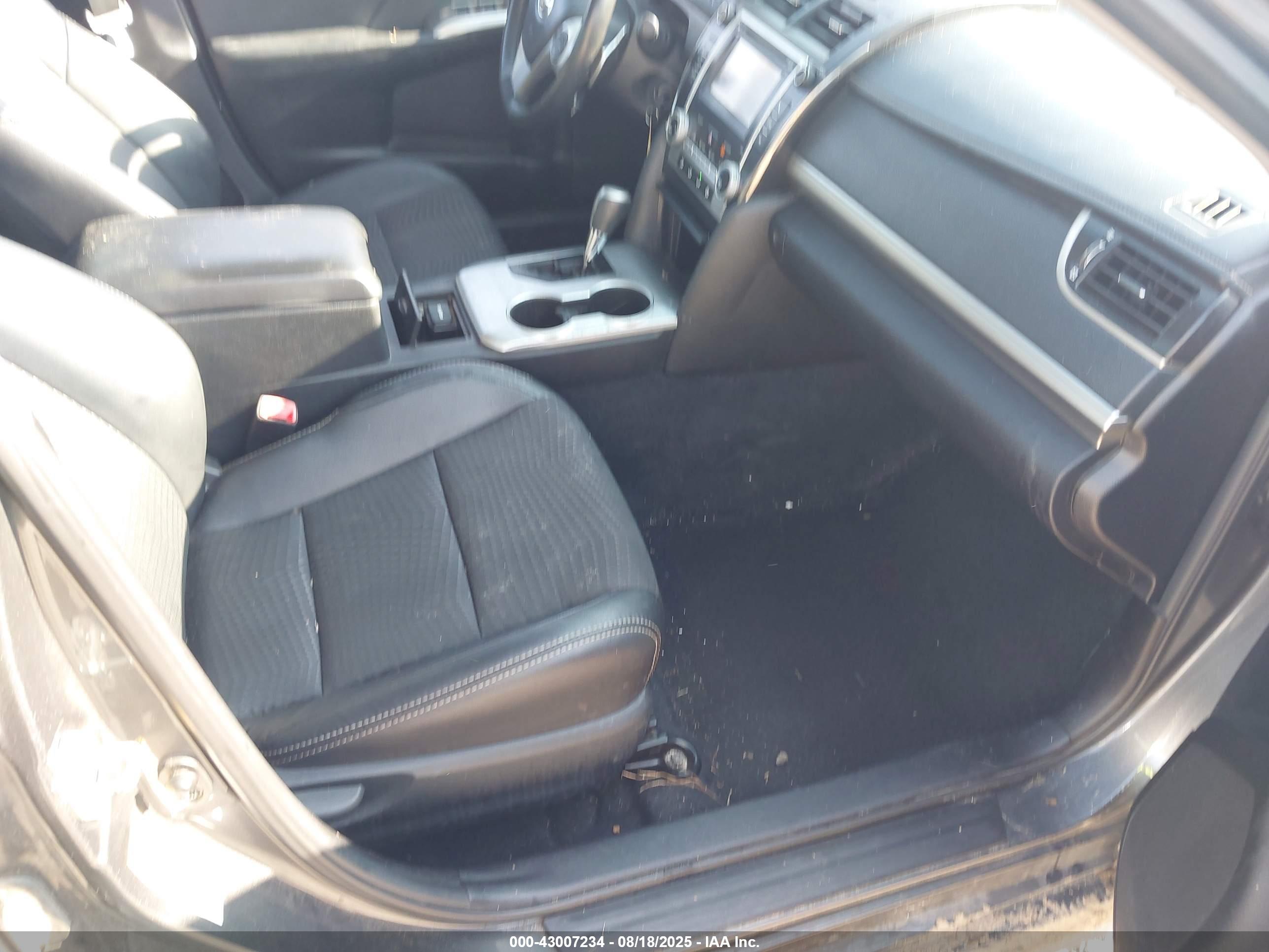 TOYOTA CAMRY image 5