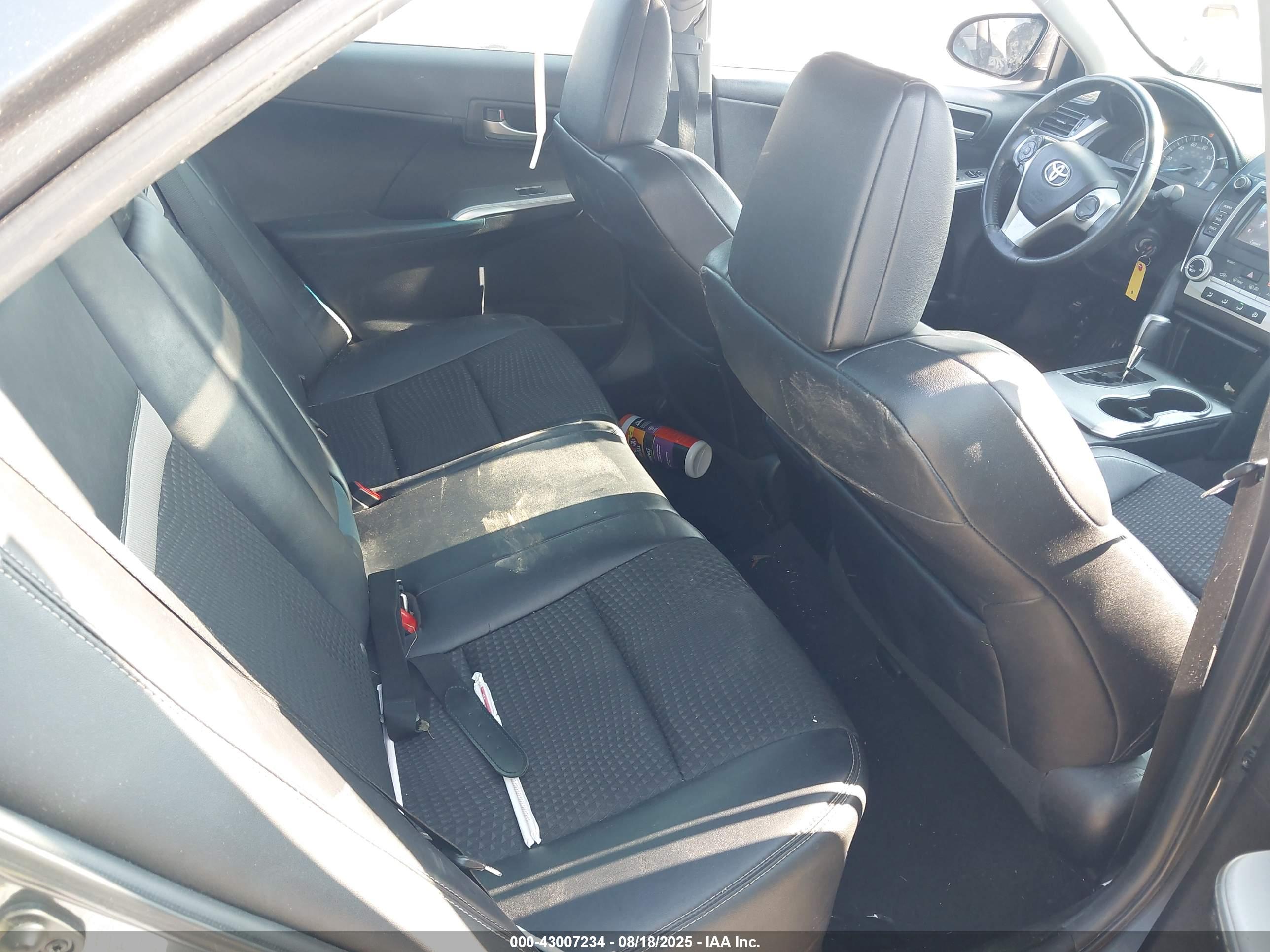 TOYOTA CAMRY image 8