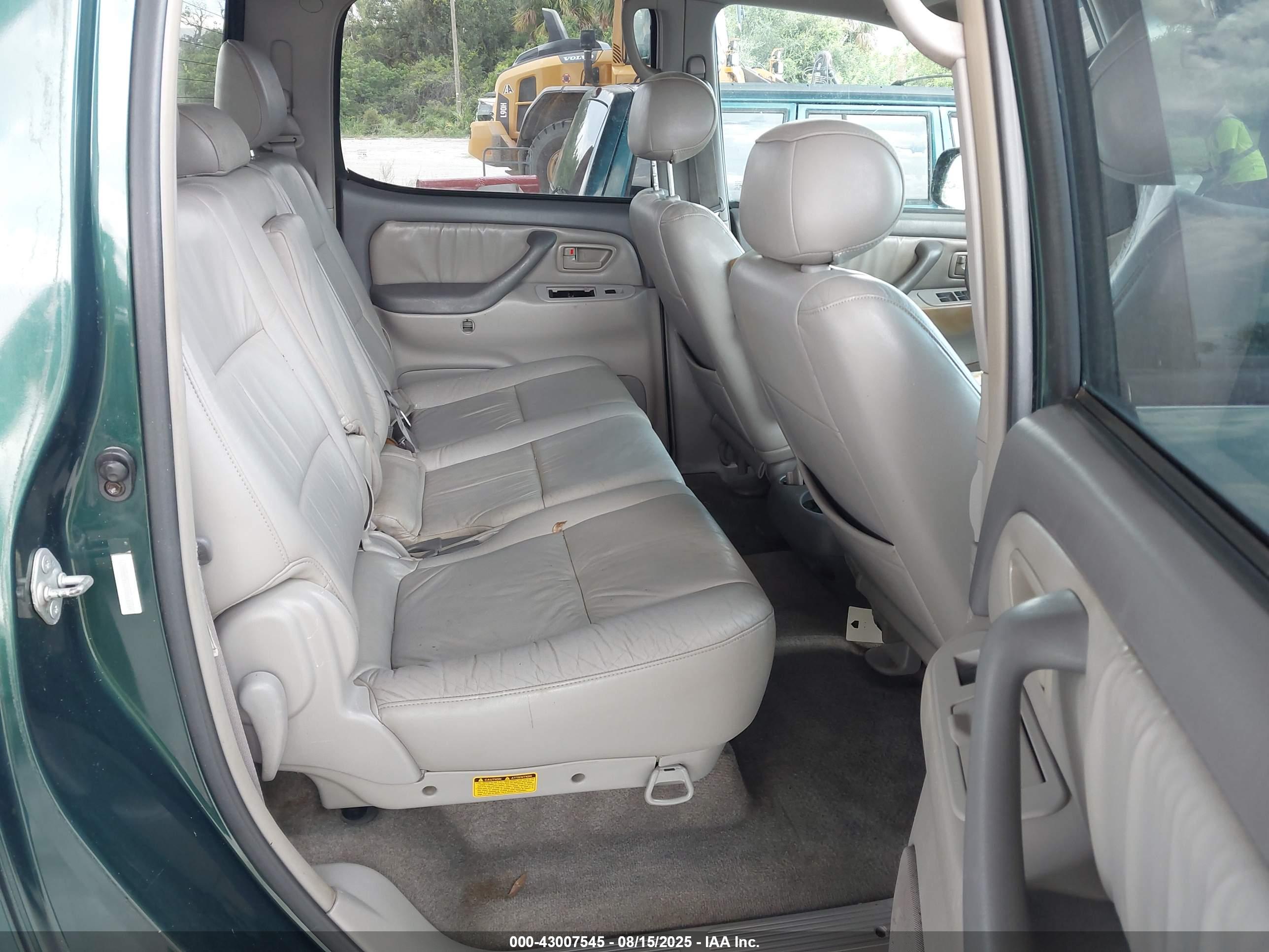 TOYOTA TUNDRA image 8