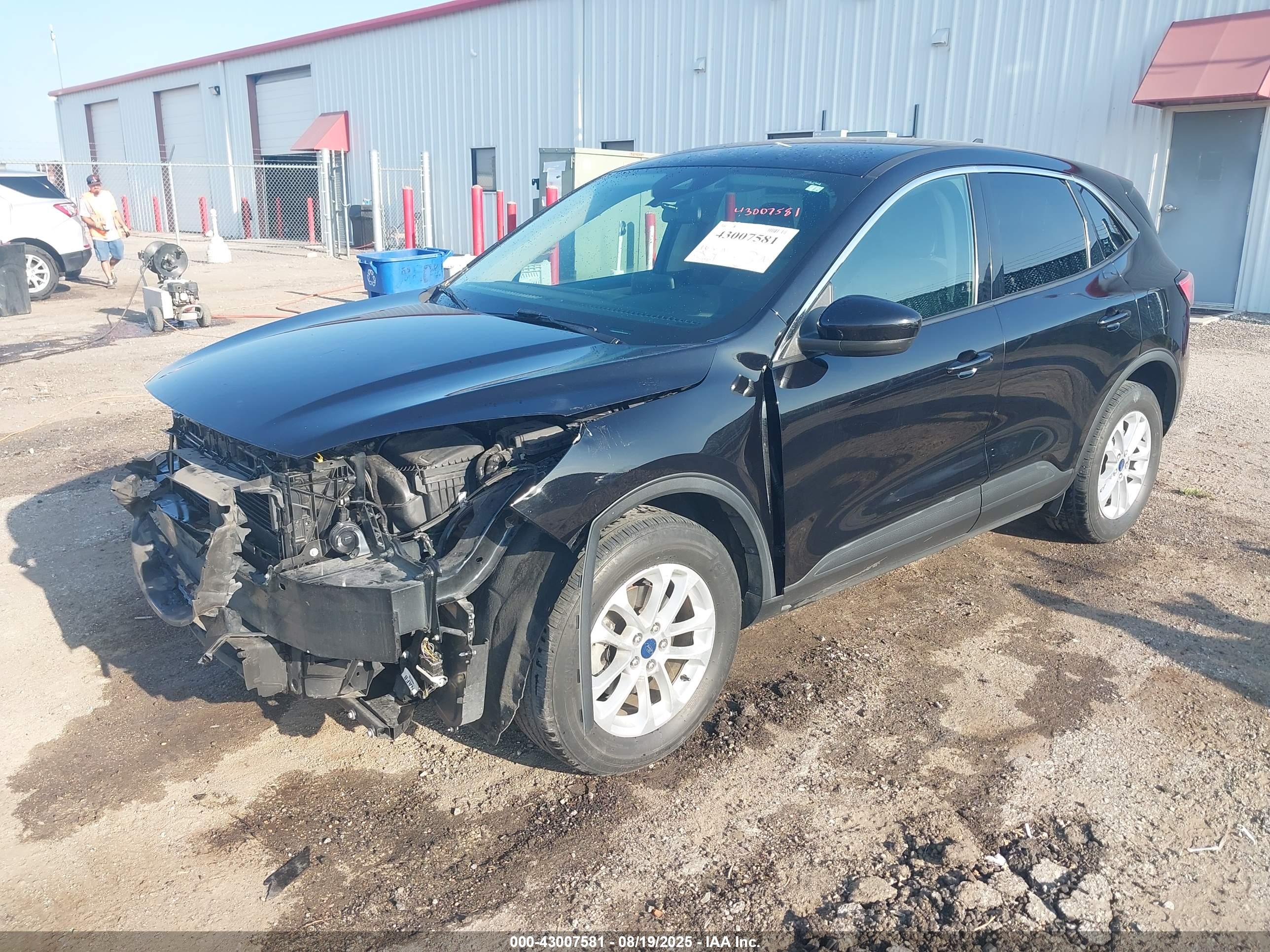 FORD ESCAPE image 2