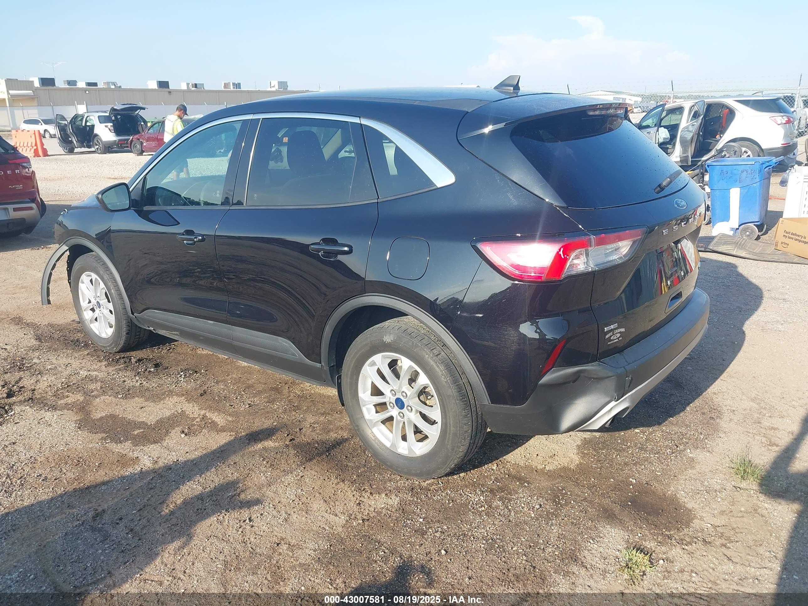FORD ESCAPE image 3